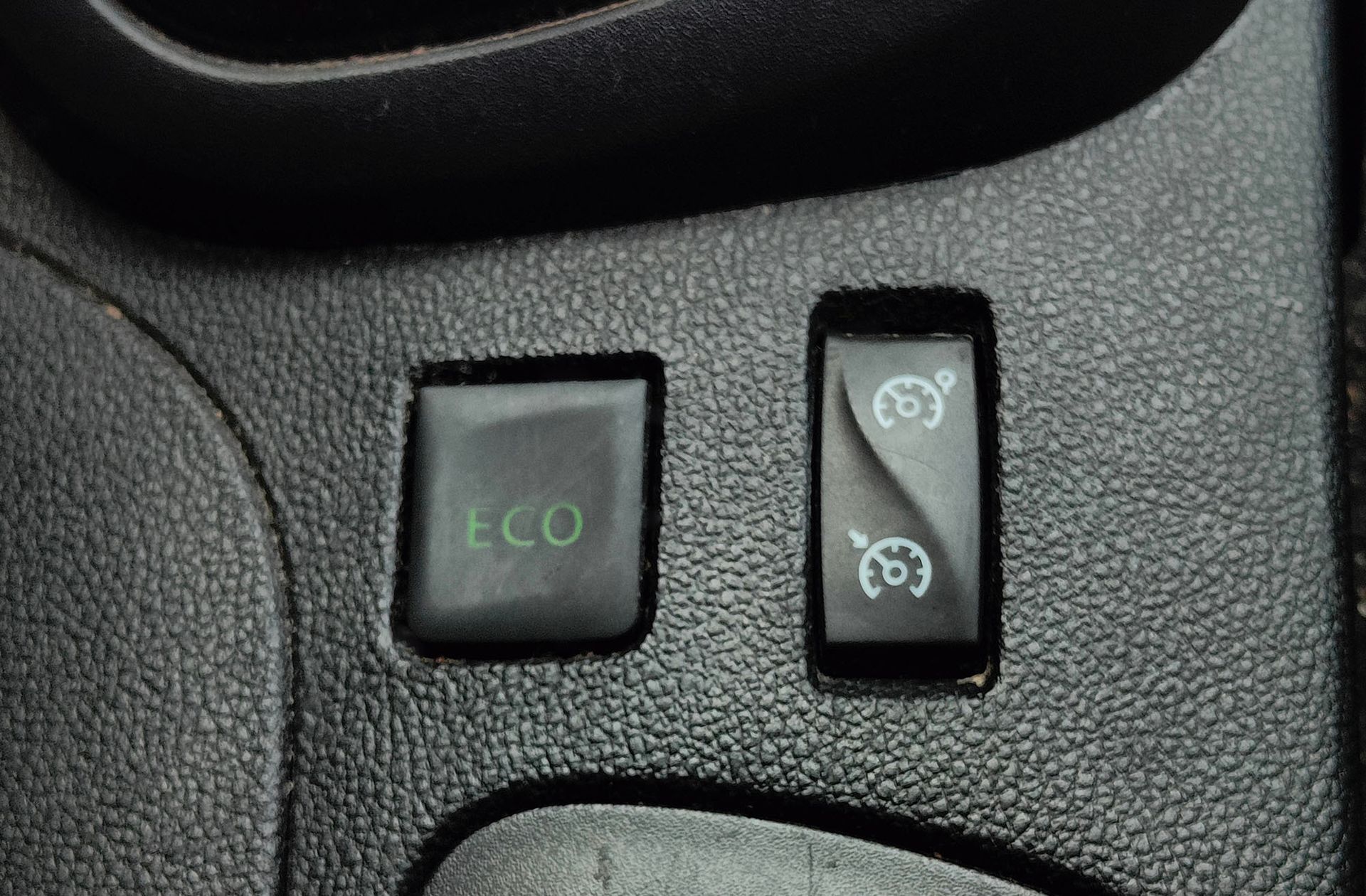 Renault Captur 1.5 dCi Energy Xmod EDC - foto 9
