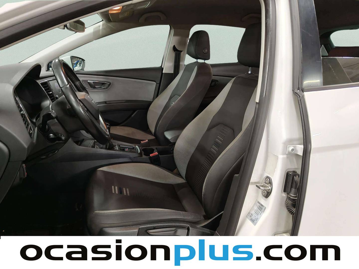 Foto asientos delanteros Seat León Seat León 1.5 TSI S&S Style Visio Edition (130 CV)