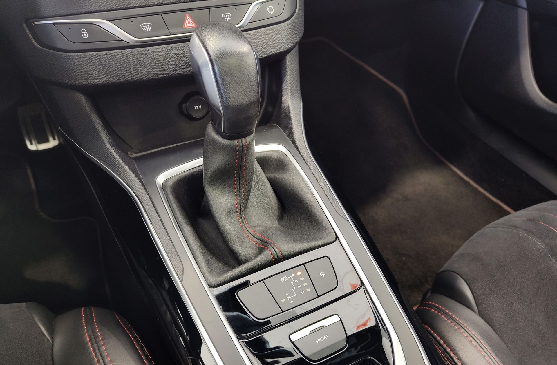 Peugeot 308 1.2 PureTech GT Line EAT6 - foto 6