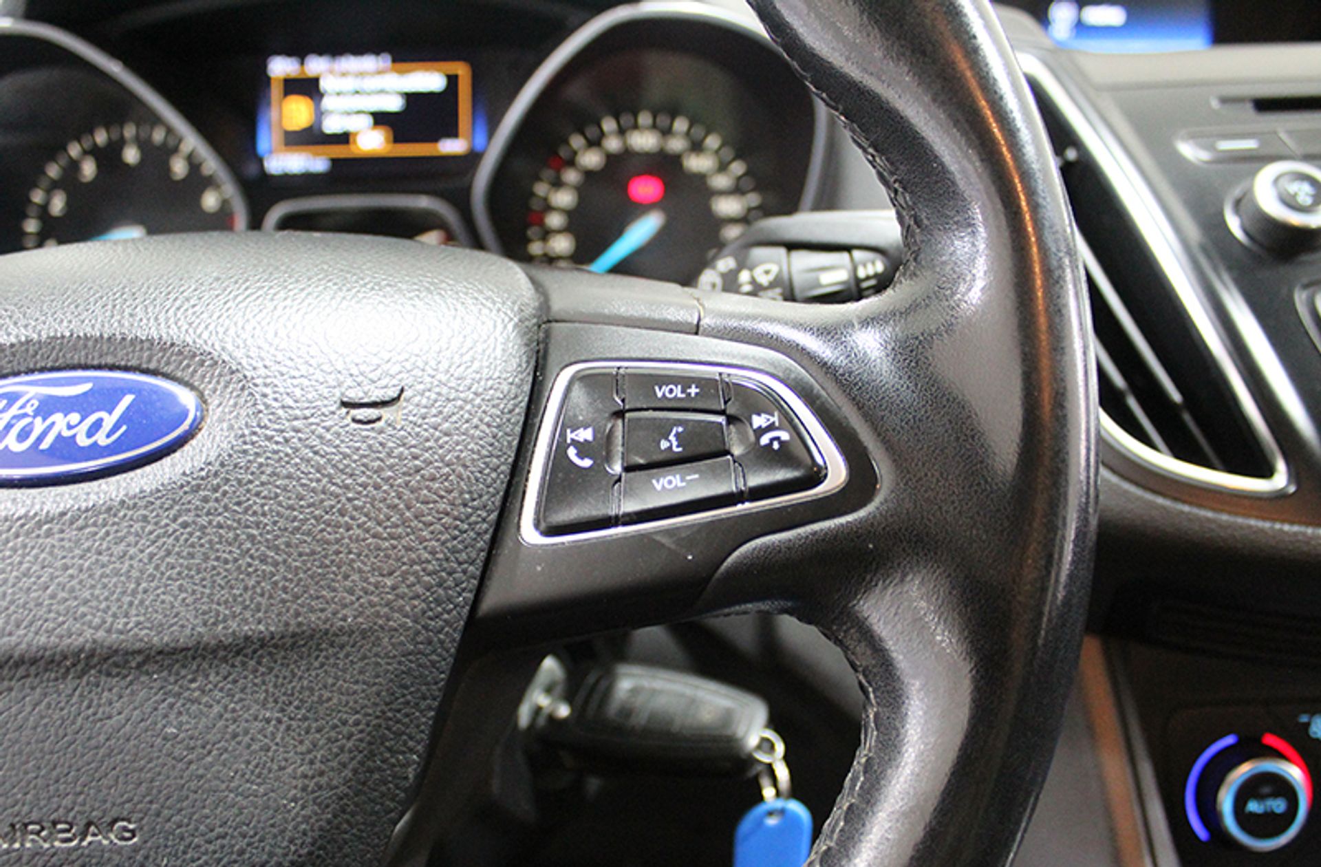 Ford Grand C-Max 1.0 EcoBoost Trend+ 7 plazas - foto 26