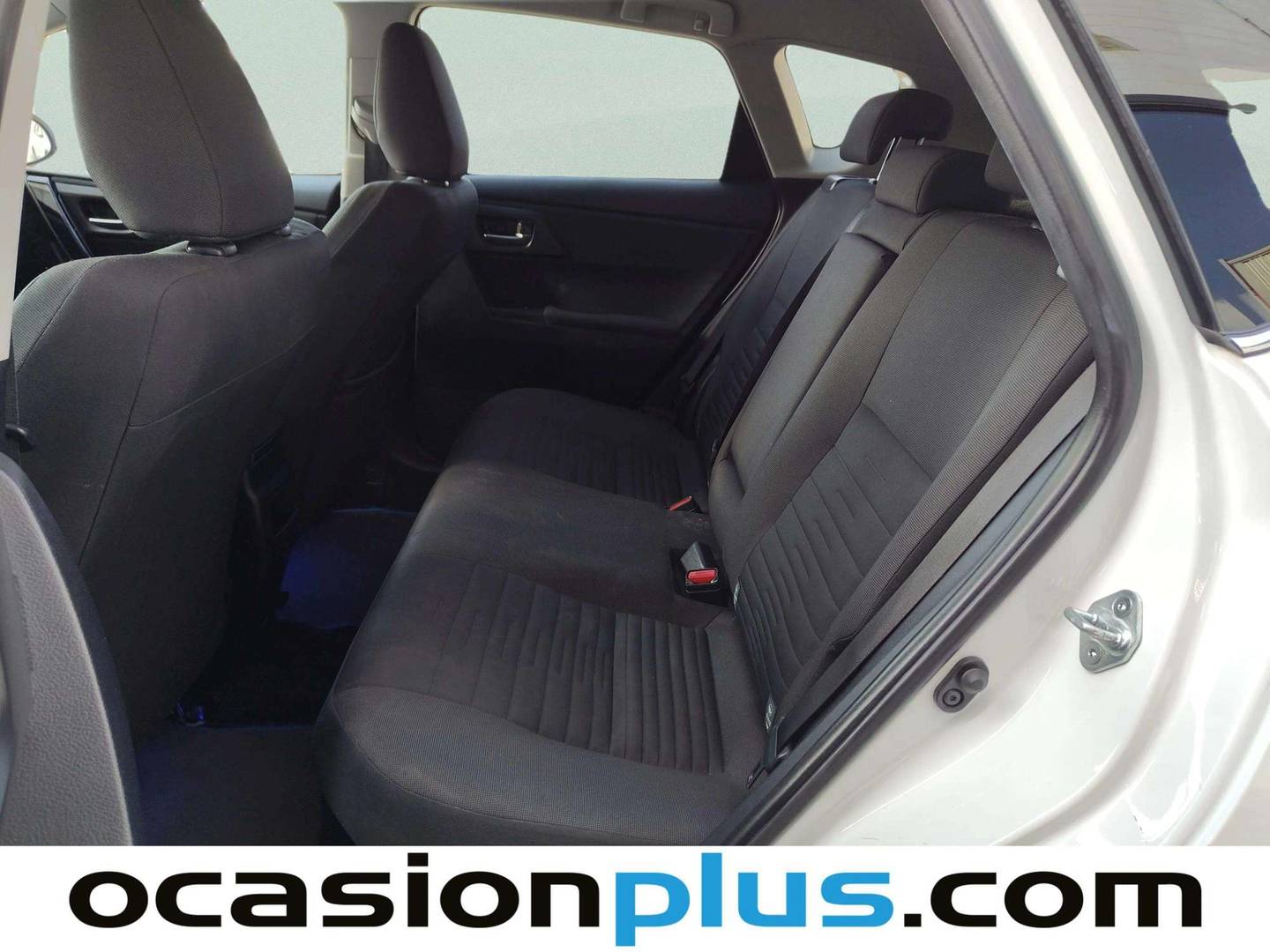 Foto asientos traseros Toyota Auris Toyota Auris 1.8 140H Hybrid Feel! (136 CV)