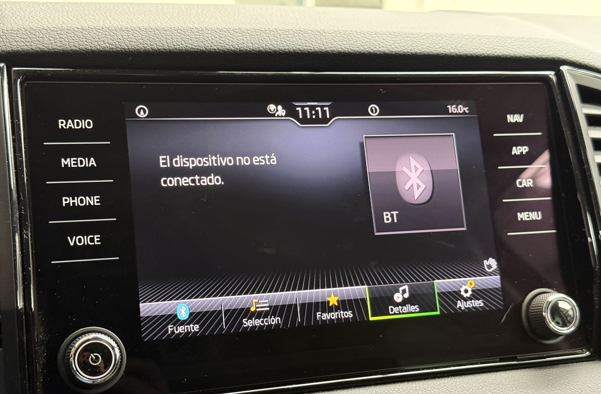 Škoda Karoq 1.0 TSI Selection - foto 30
