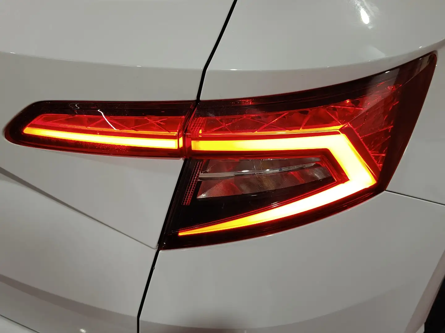 Foto Skoda Karoq Skoda Karoq 1.5 TSI ACT Sportline DSG (150 CV)