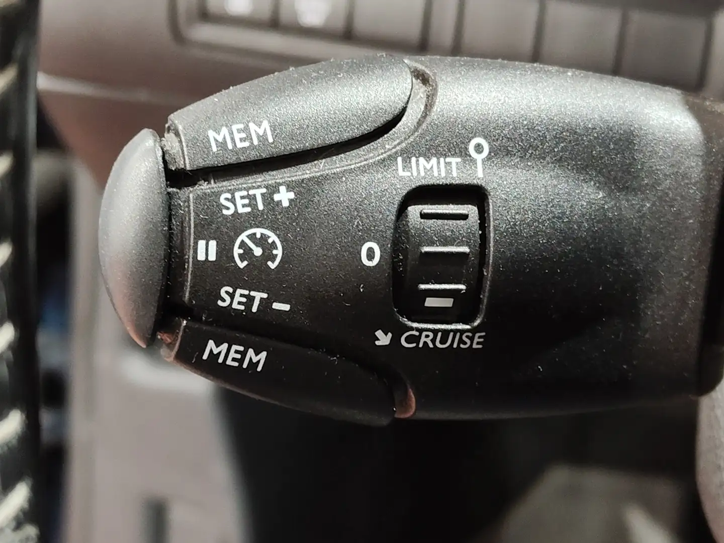 Foto Peugeot 308 Peugeot 308 BlueHDI 150 Allure (150 CV)