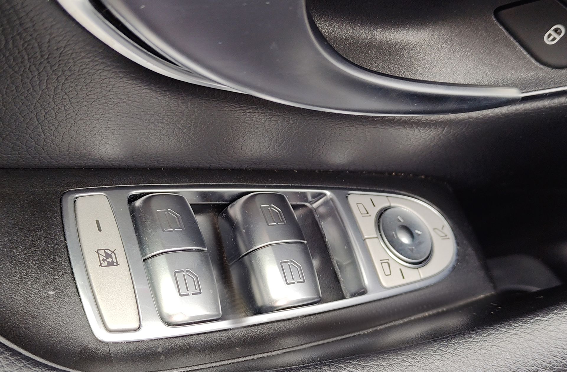 Mercedes-Benz Clase E E 220 d Estate Pack AMG - foto 39