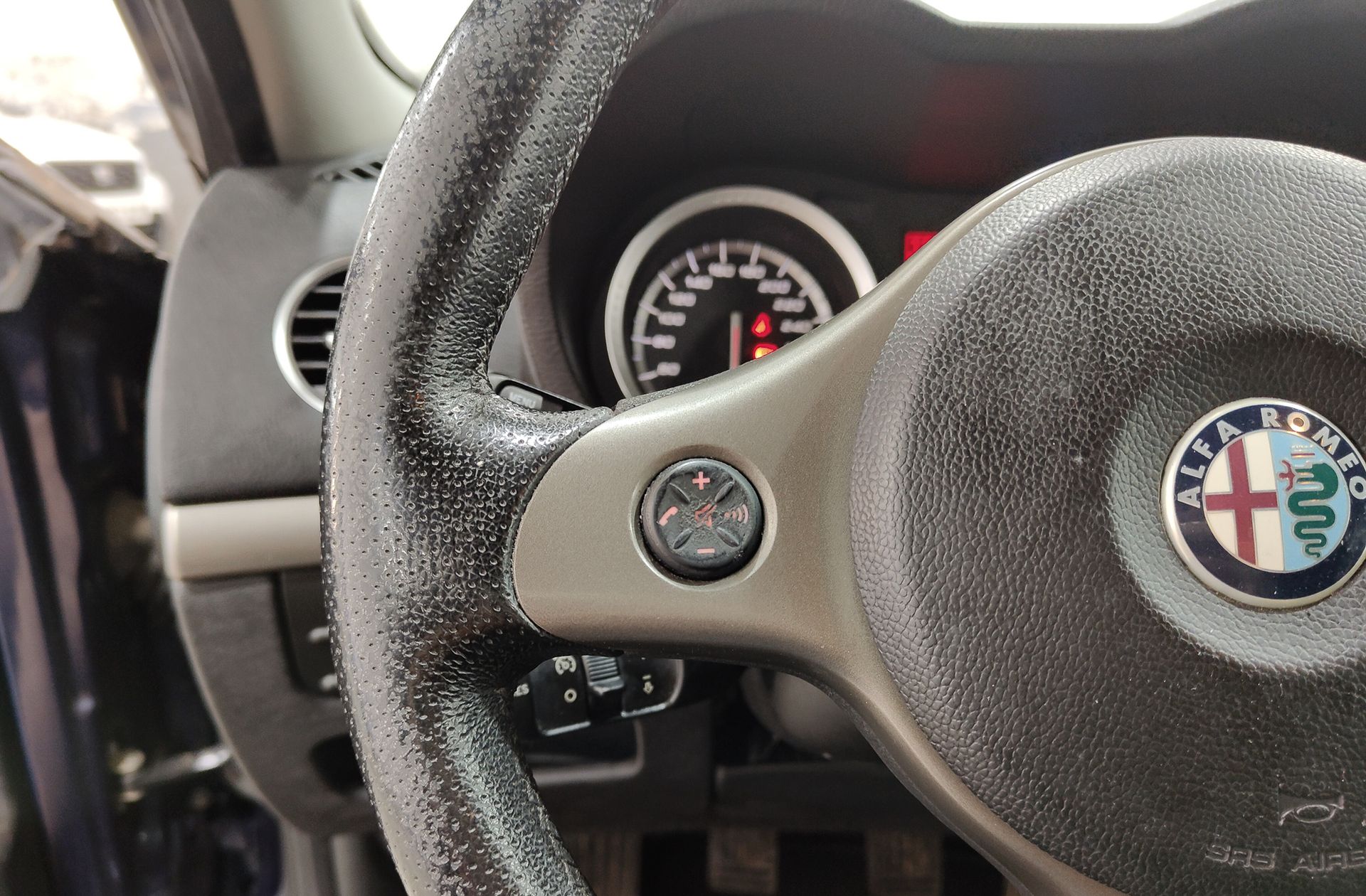Alfa Romeo 159 1.9 JTD Distinctive - foto 20