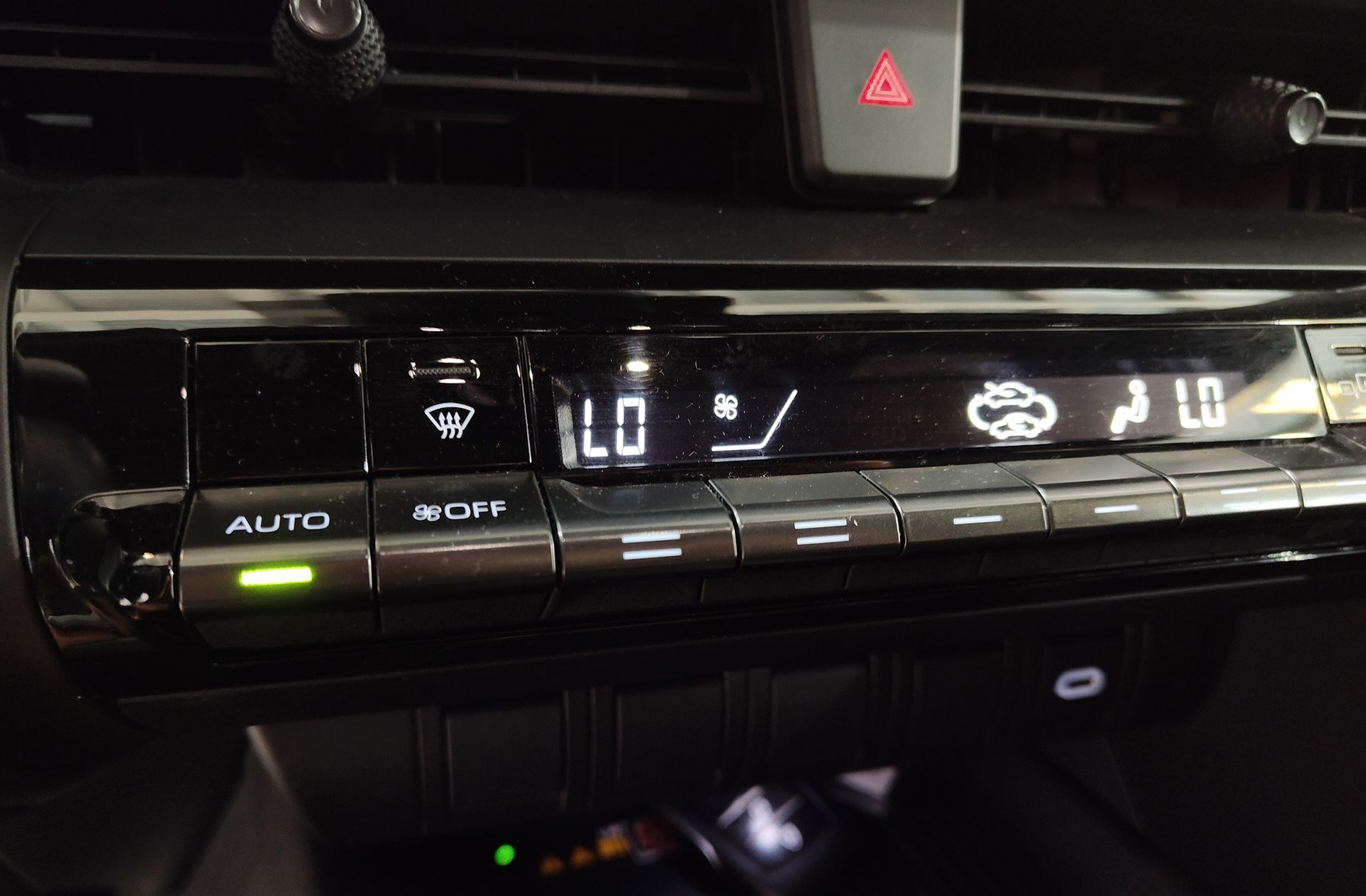 Toyota C-HR 140H Advance - foto 32