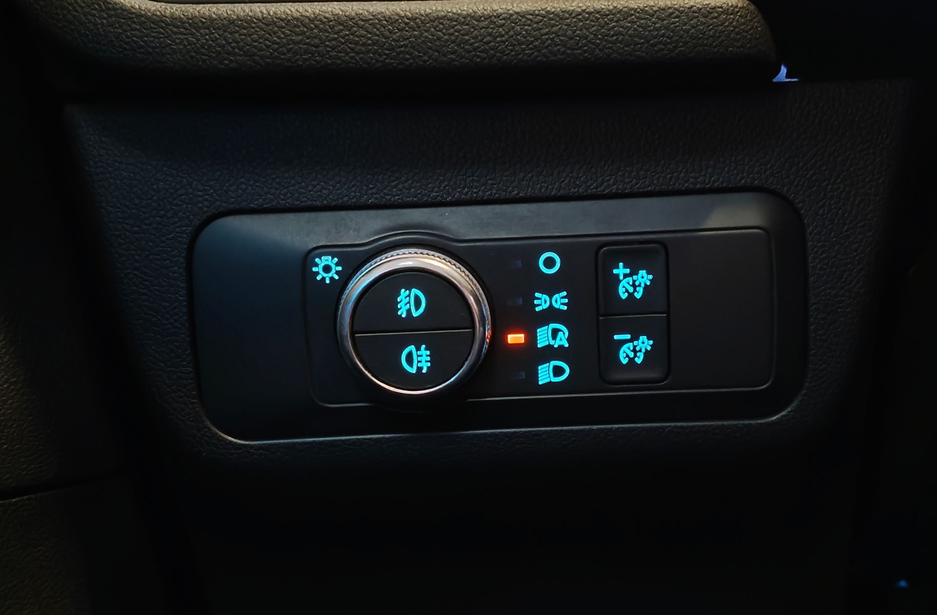 Ford Kuga 1.5 EcoBlue ST-Line - foto 28
