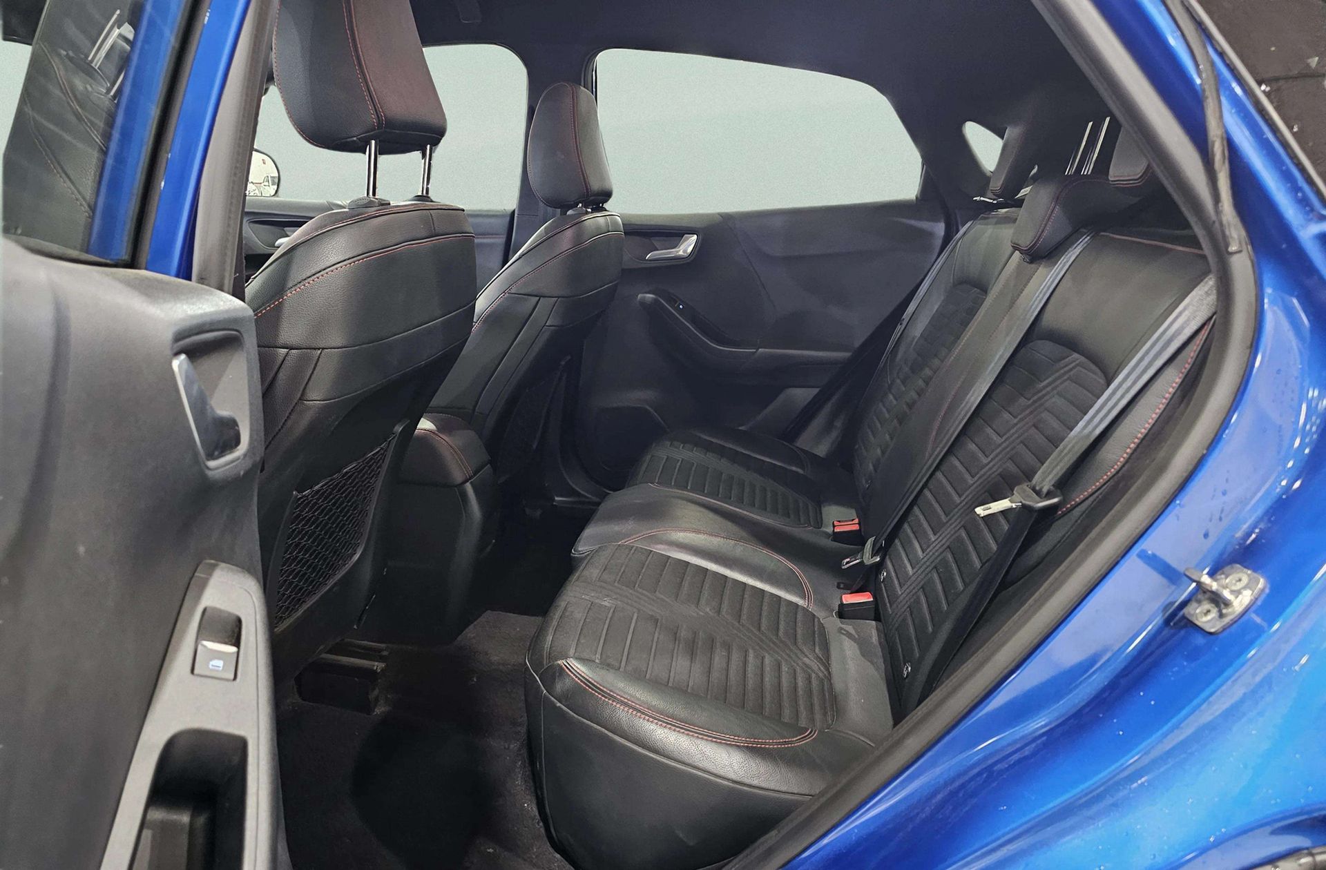 Ford Puma 1.0 EcoBoost MHEV ST-Line X - foto 13