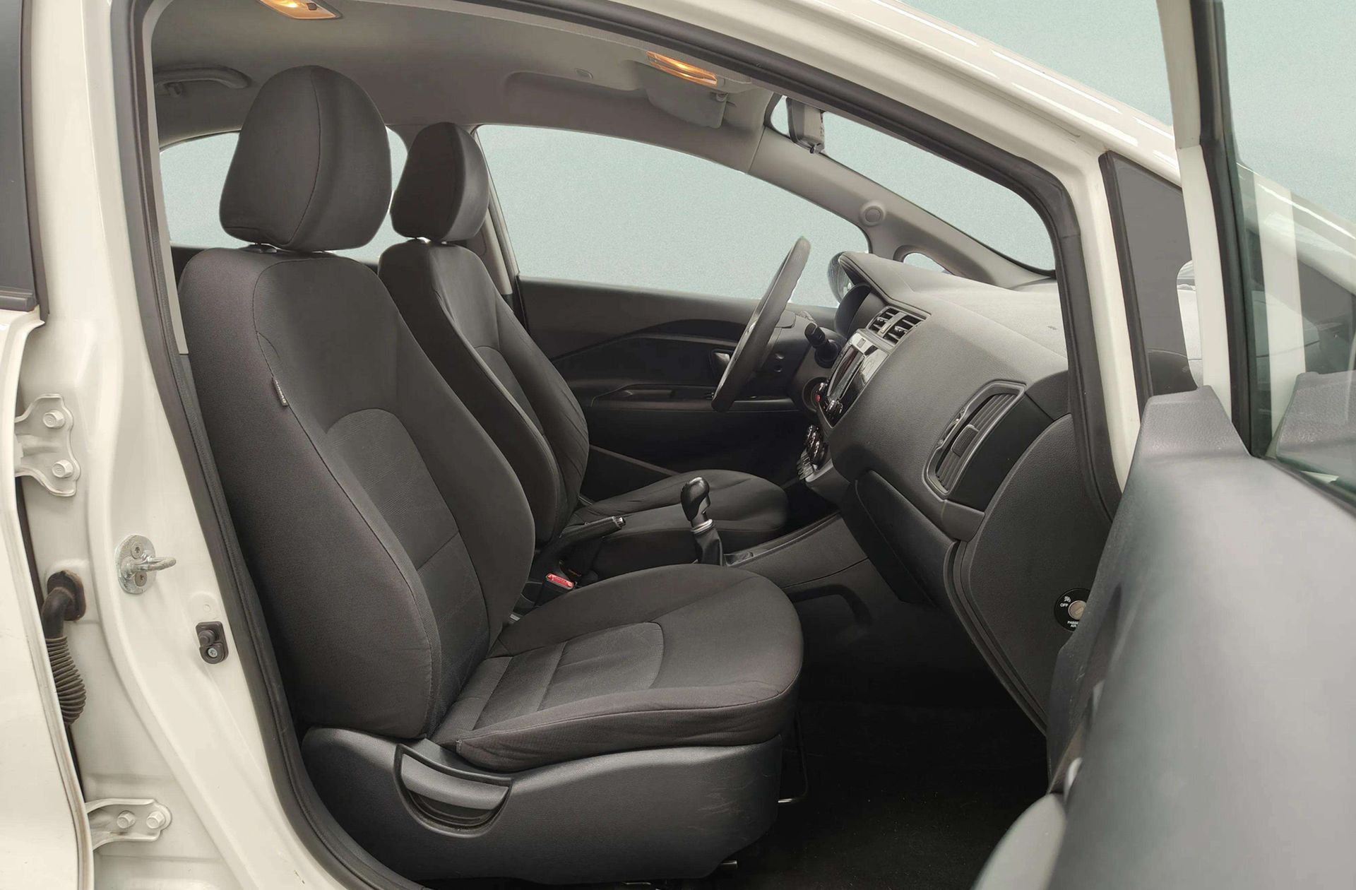Kia Rio 1.1 CRDi WGT Tech - foto 16