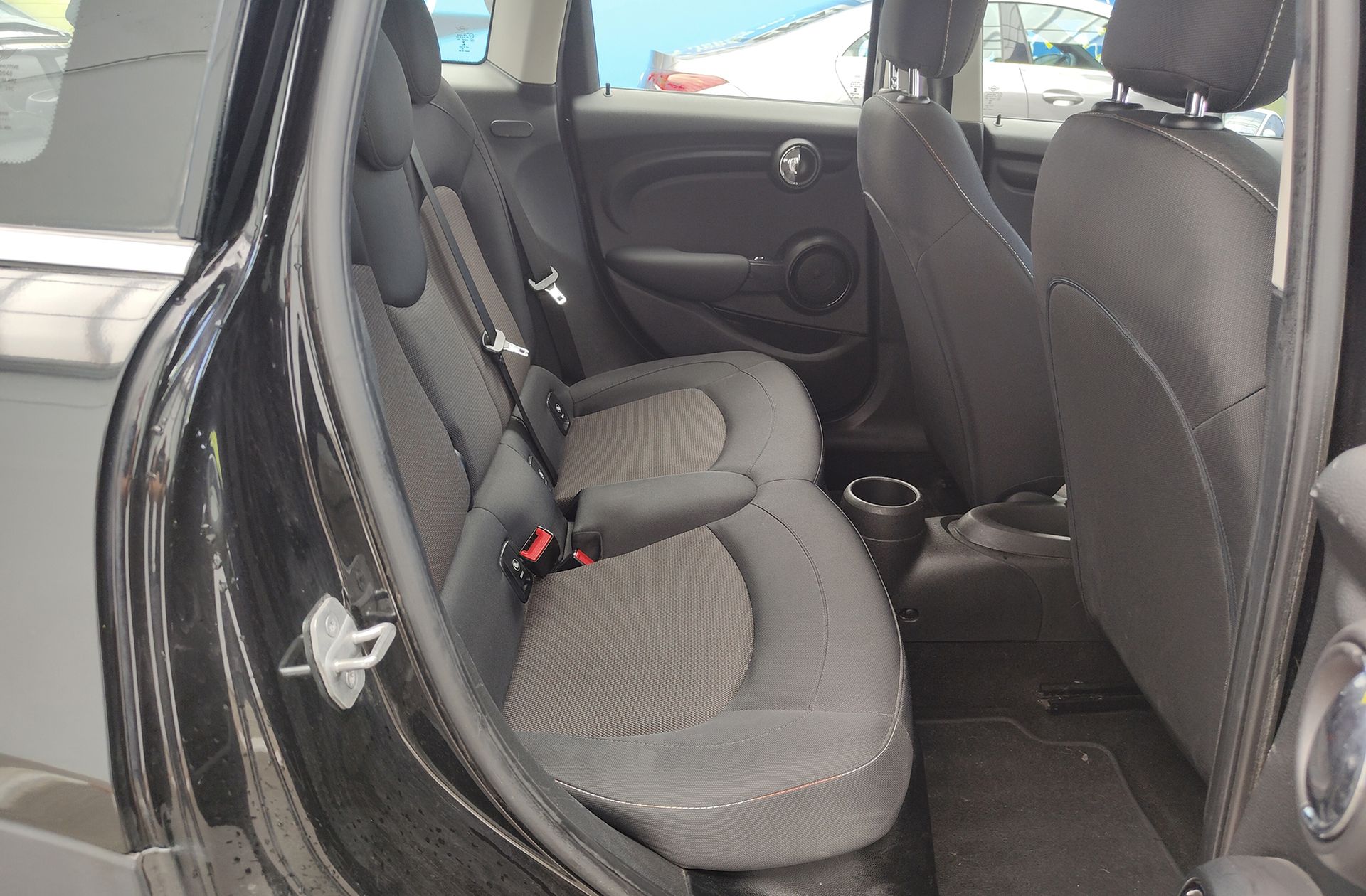 MINI Cooper One D - foto 15