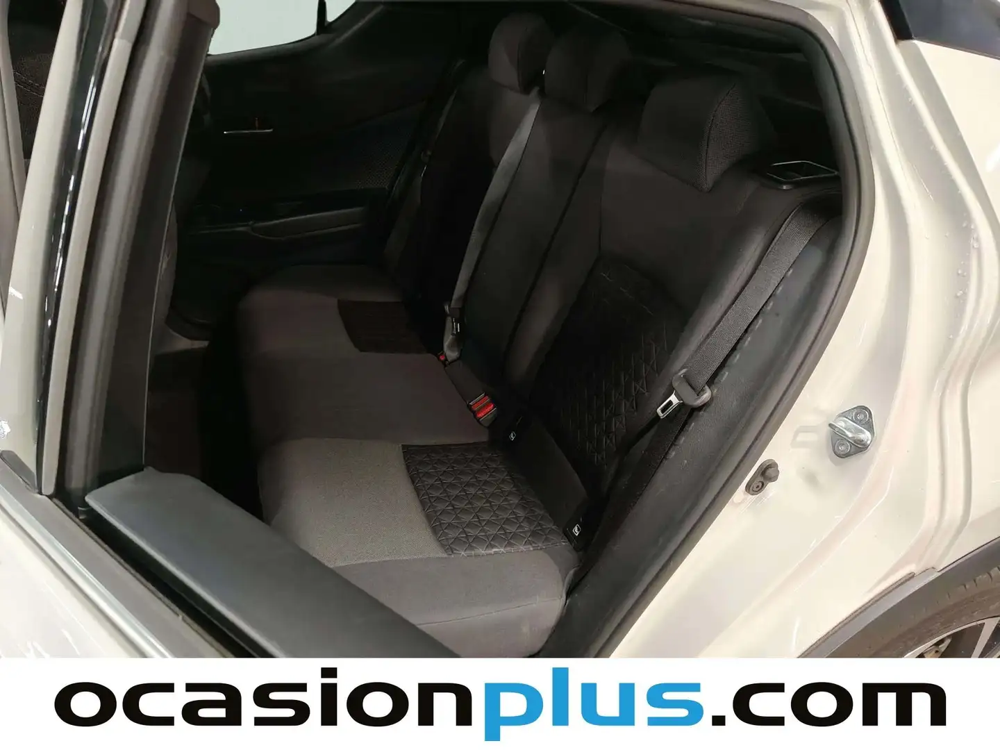 Foto Toyota C-HR Toyota C-HR 1.8 125H Advance (122 CV)