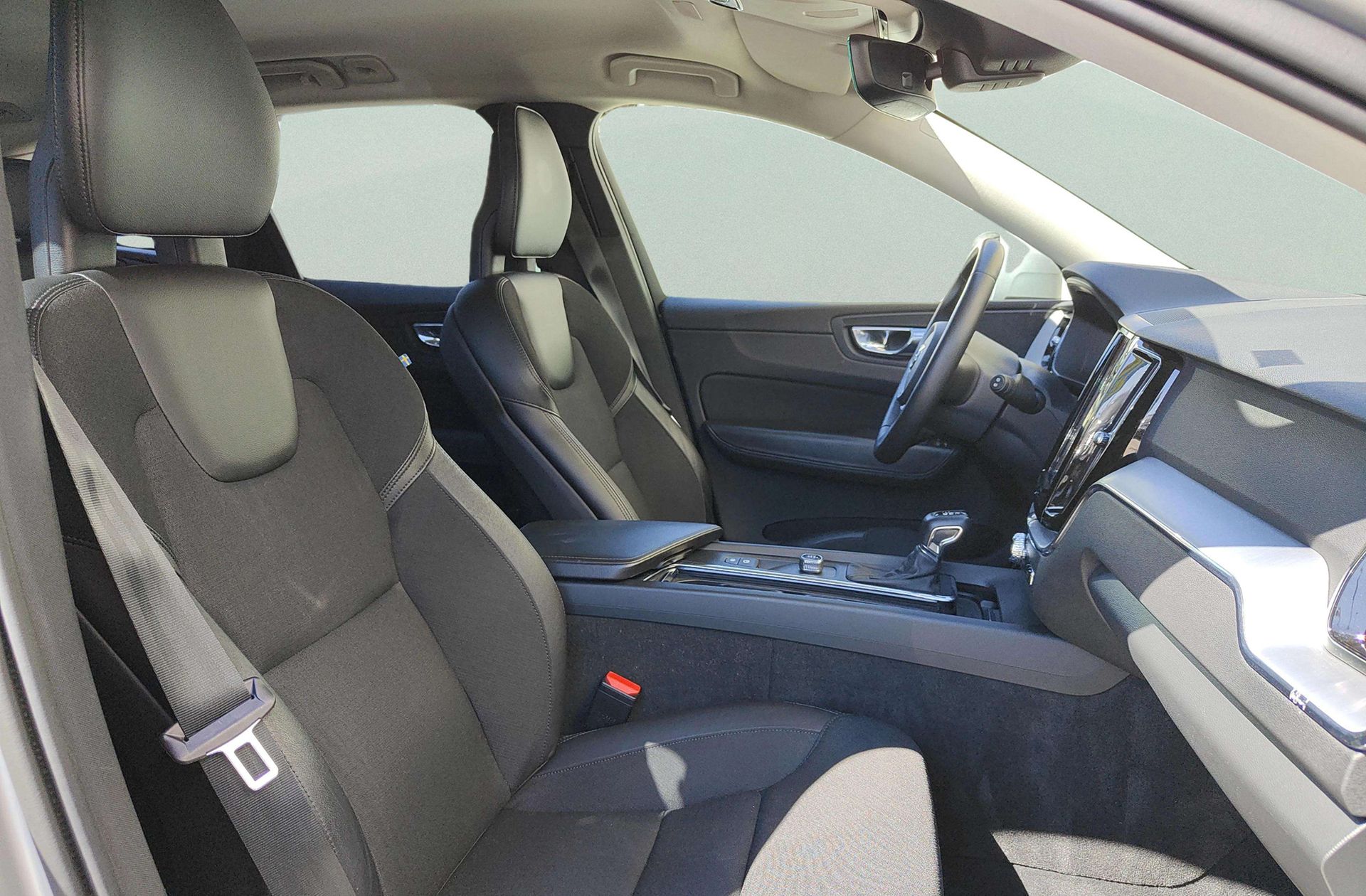 Volvo XC60 B4 Momentum AWD - foto 19