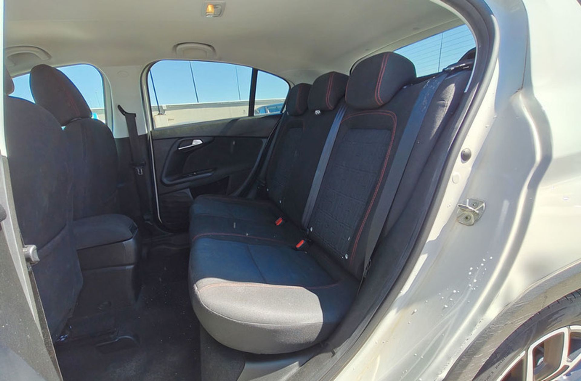Fiat Tipo 1.5 Hybrid Red DCT - foto 11