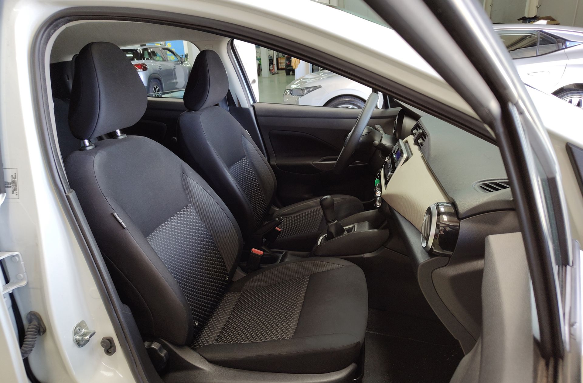 Nissan Micra 1.0 G Visia+ - foto 14