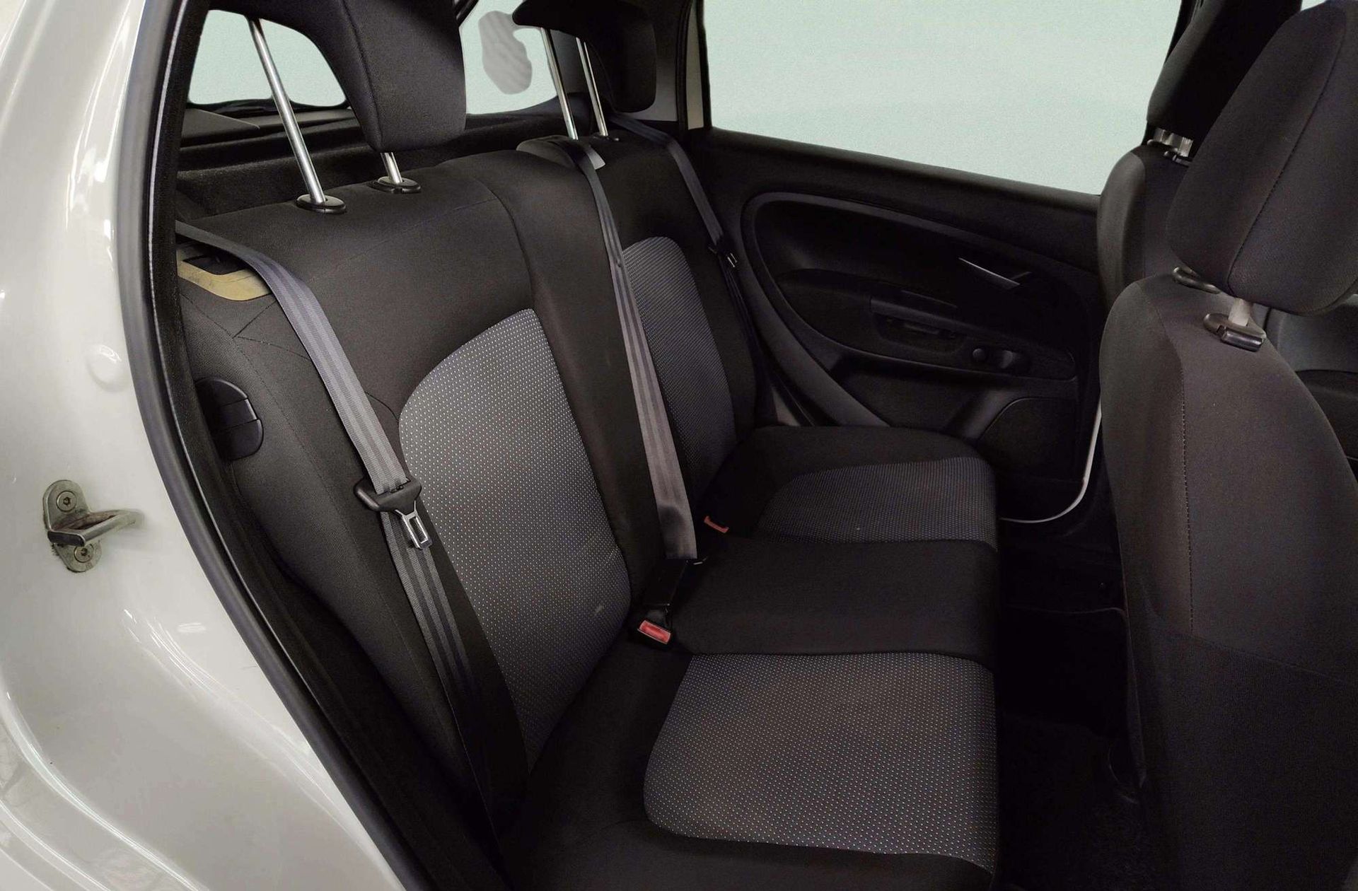 Fiat Punto 1.4 Active - foto 13