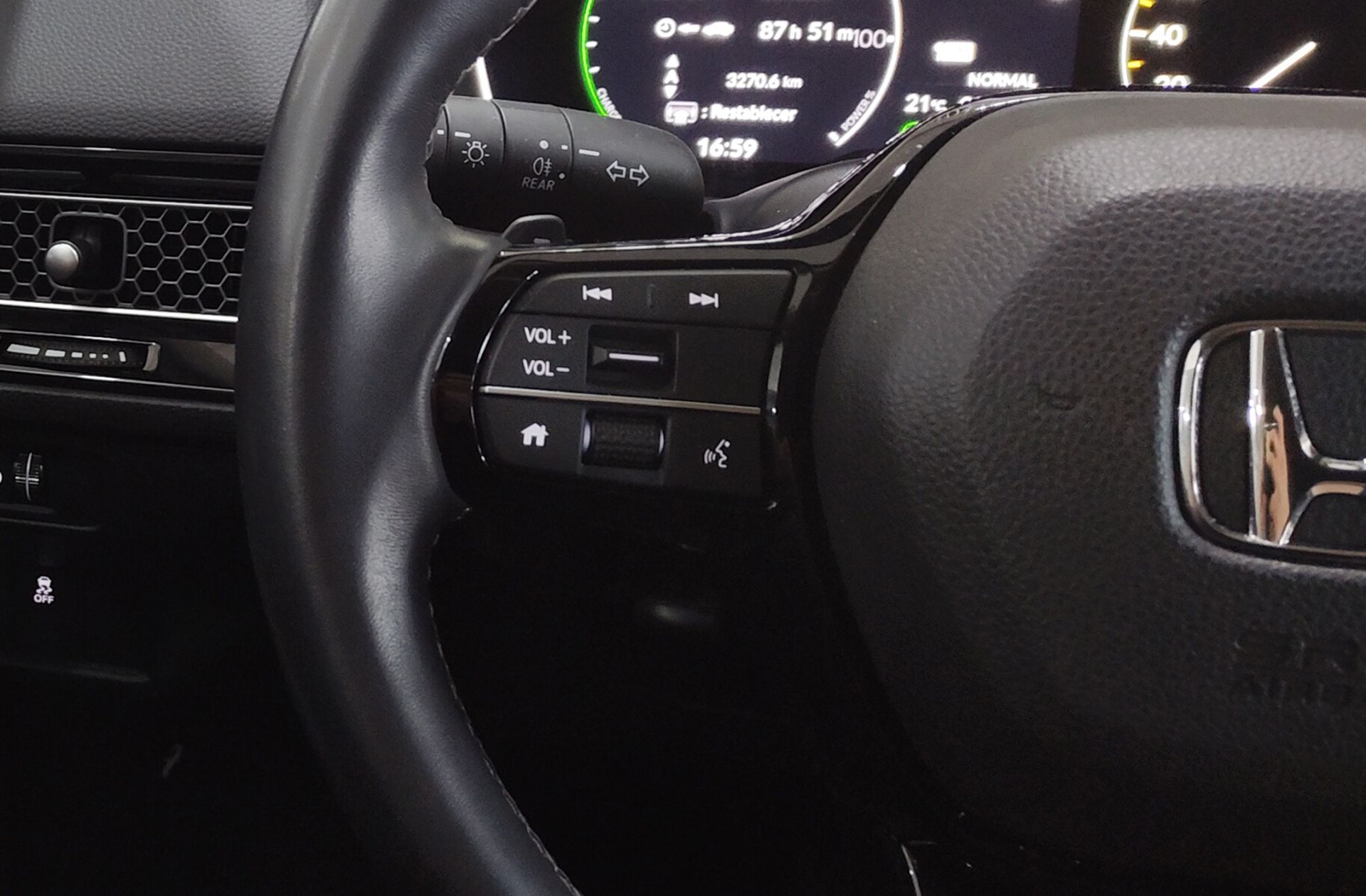 Honda Civic 2.0 i-MMD Elegance CVT - foto 27