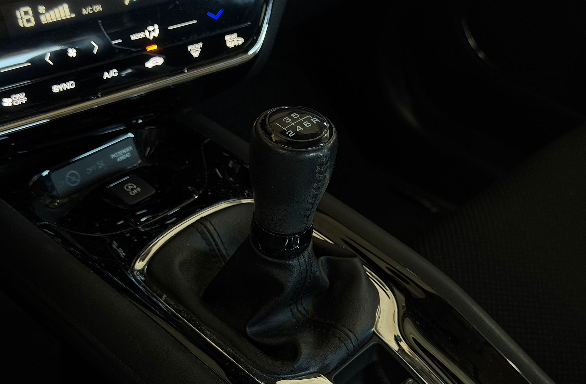 Honda HR-V 1.5 i-VTEC Elegance - foto 5