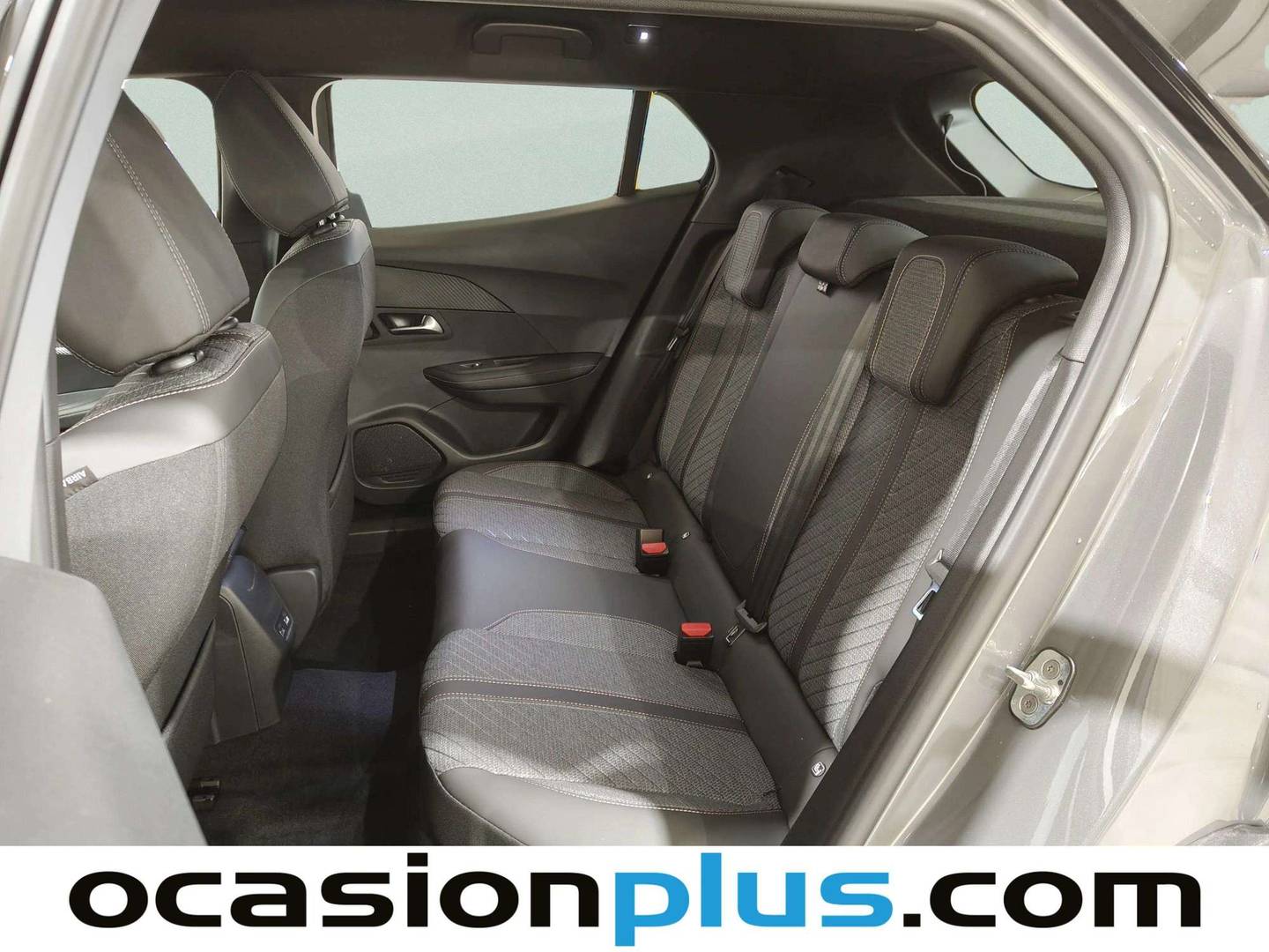 Foto asientos traseros Peugeot 2008 Peugeot 2008 PureTech 100 S&S Allure (100 CV)
