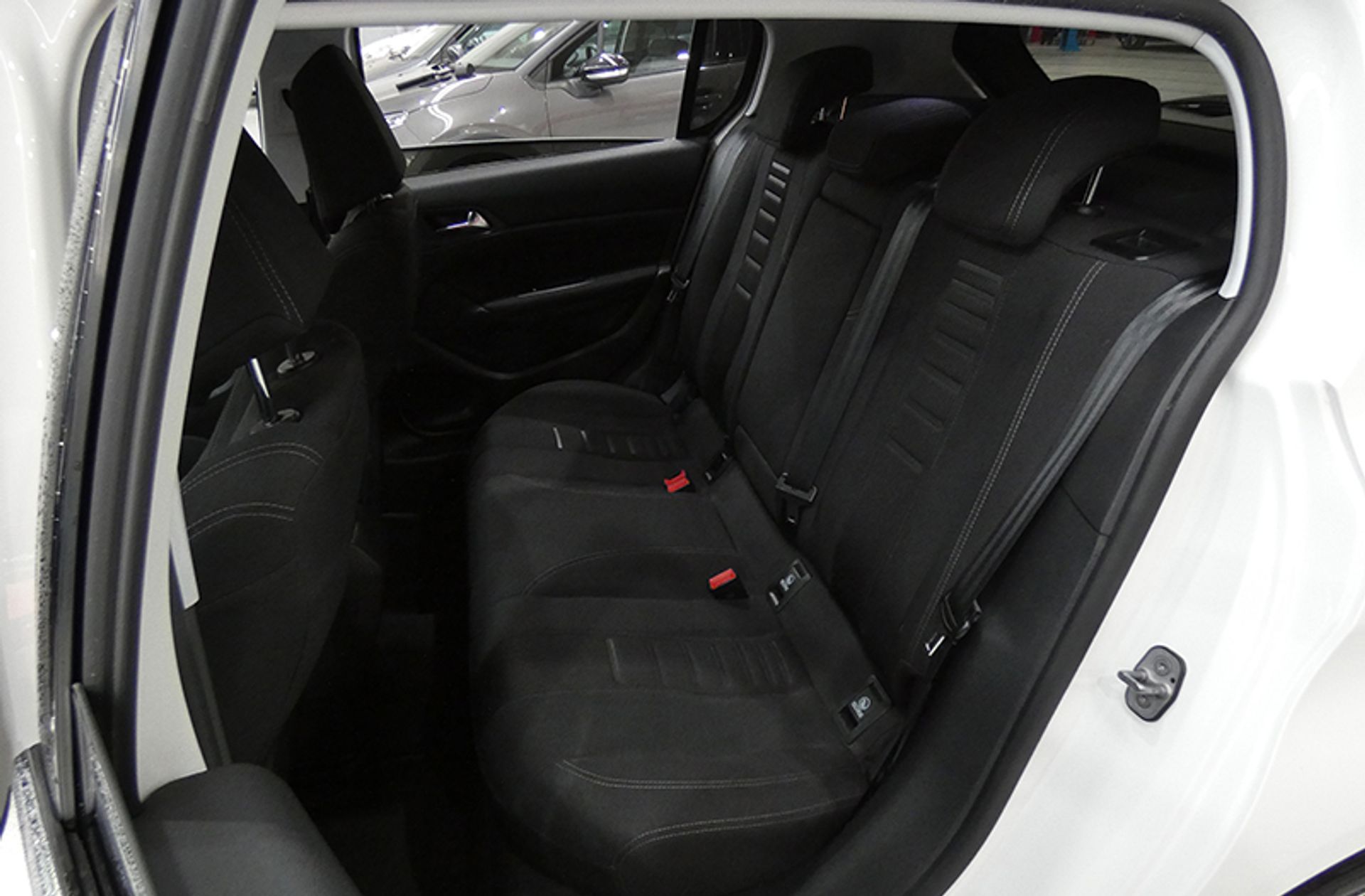 Peugeot 308 1.6 THP Allure - foto 11