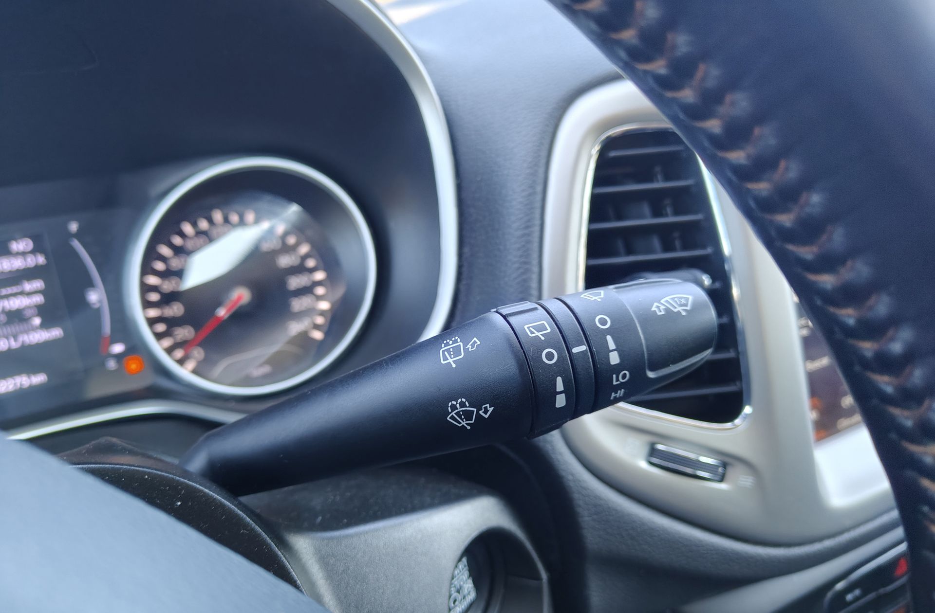 Jeep Compass 1.4 MultiAir Longitude 4x2 - foto 24