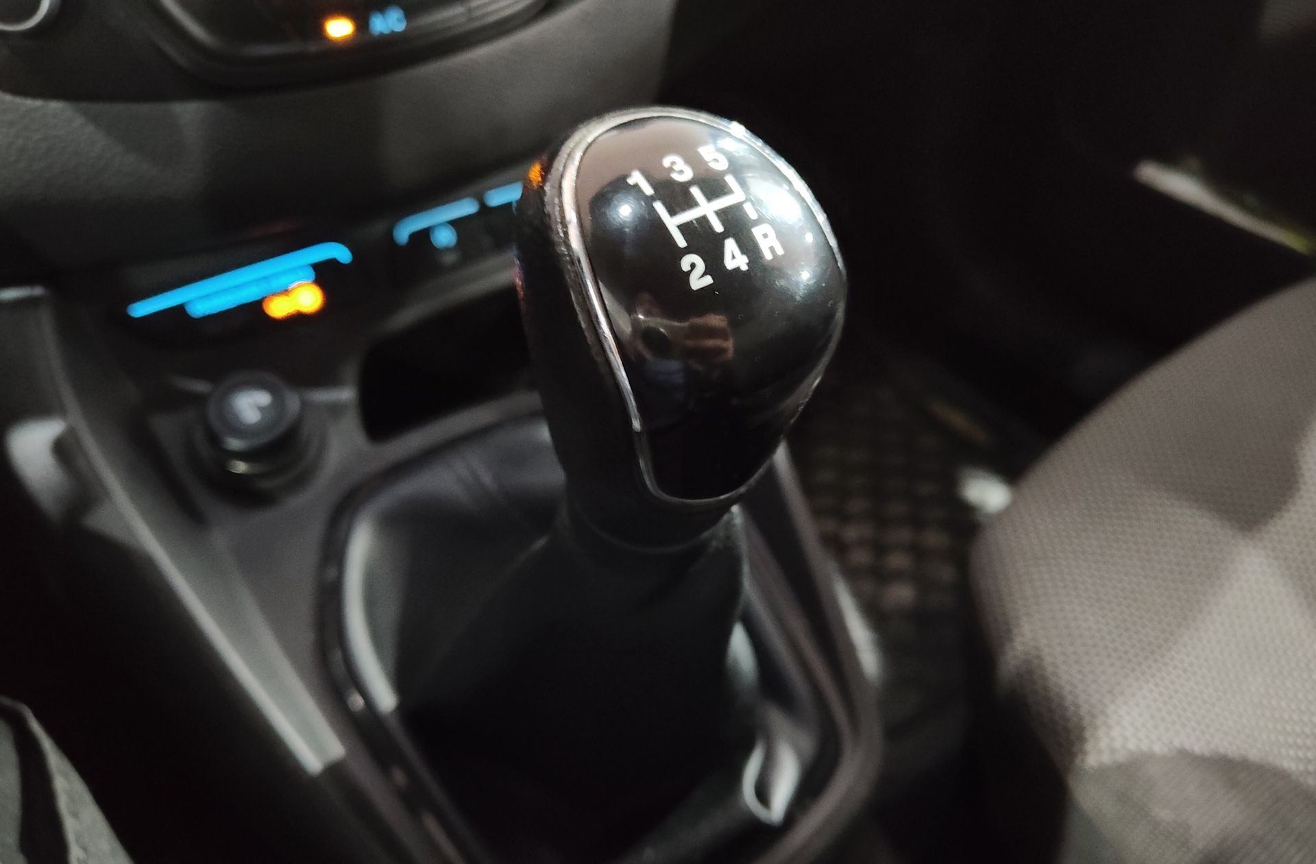 Ford Tourneo Courier 1.0 EcoBoost Ambiente - foto 5