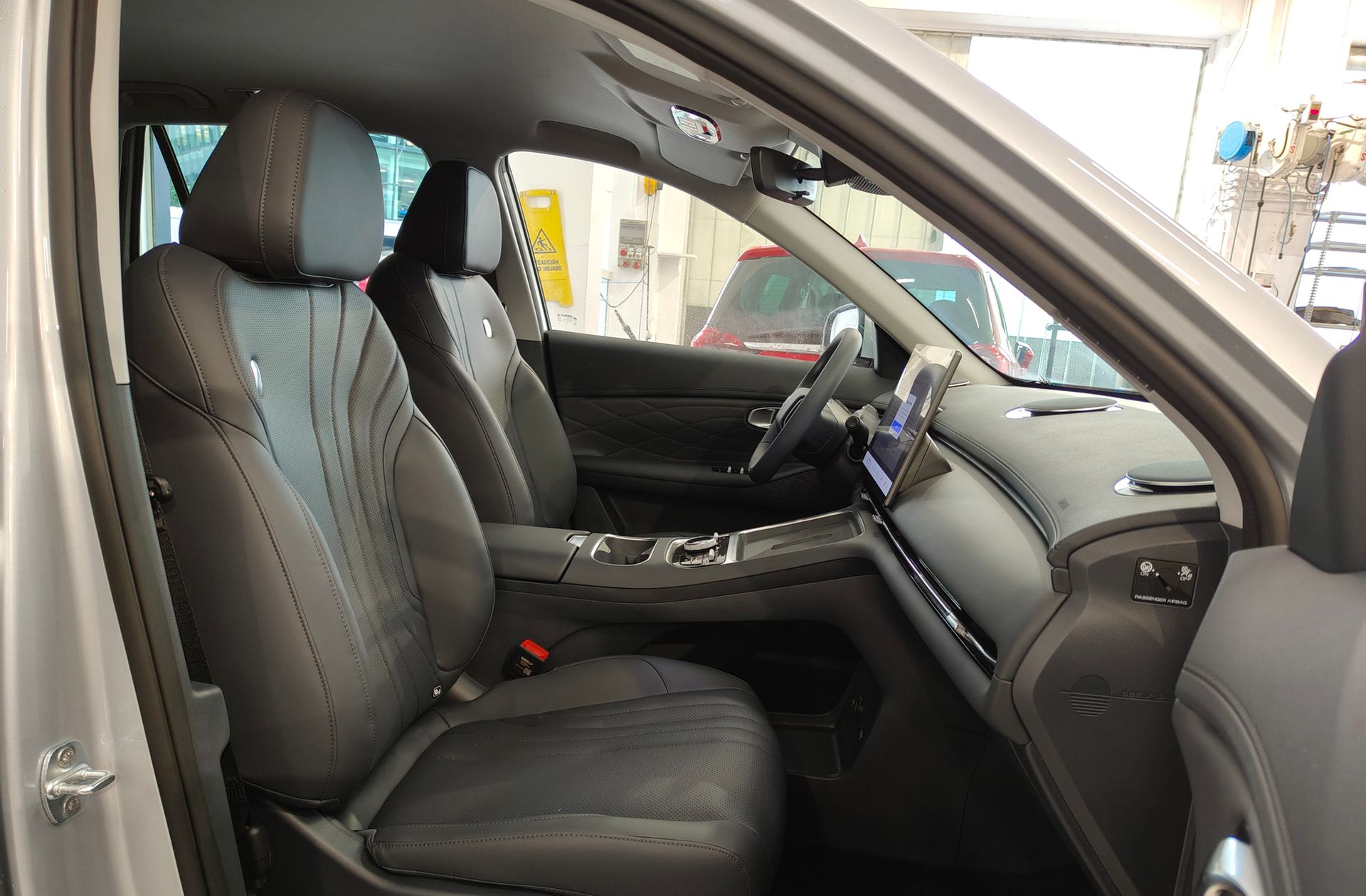 Geely Starray EM-i 1.5 PHEV Pro - foto 19