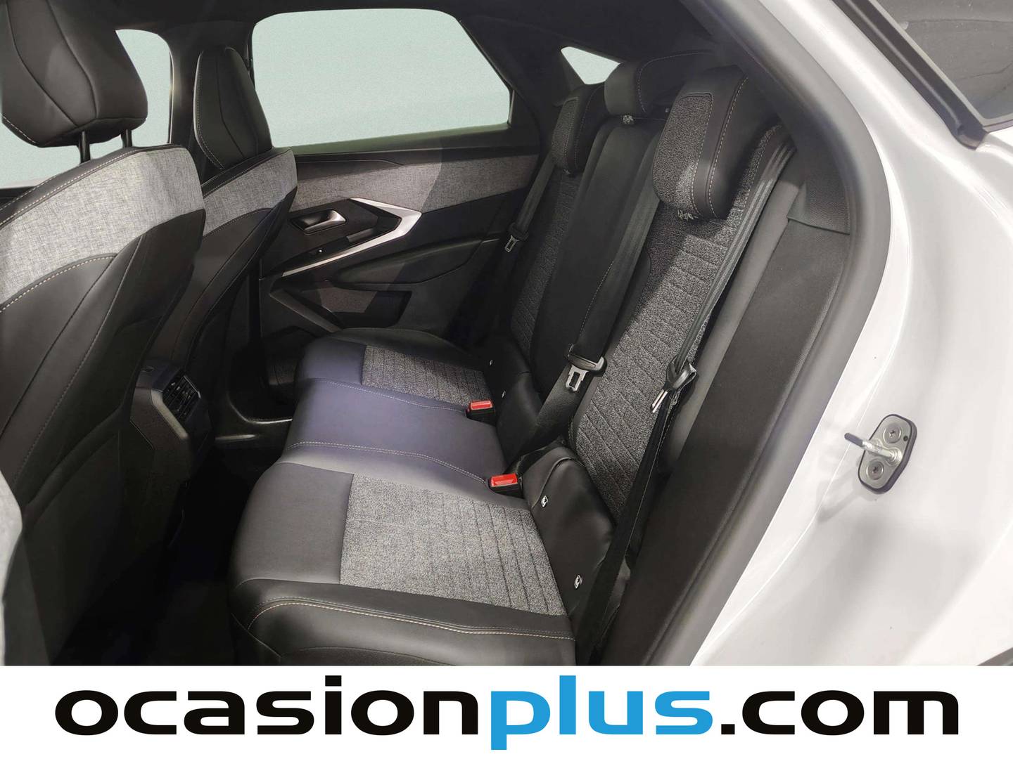 Foto asientos traseros Peugeot 3008 Peugeot 3008 Hybrid 145 Allure eDCS6 (145 CV)