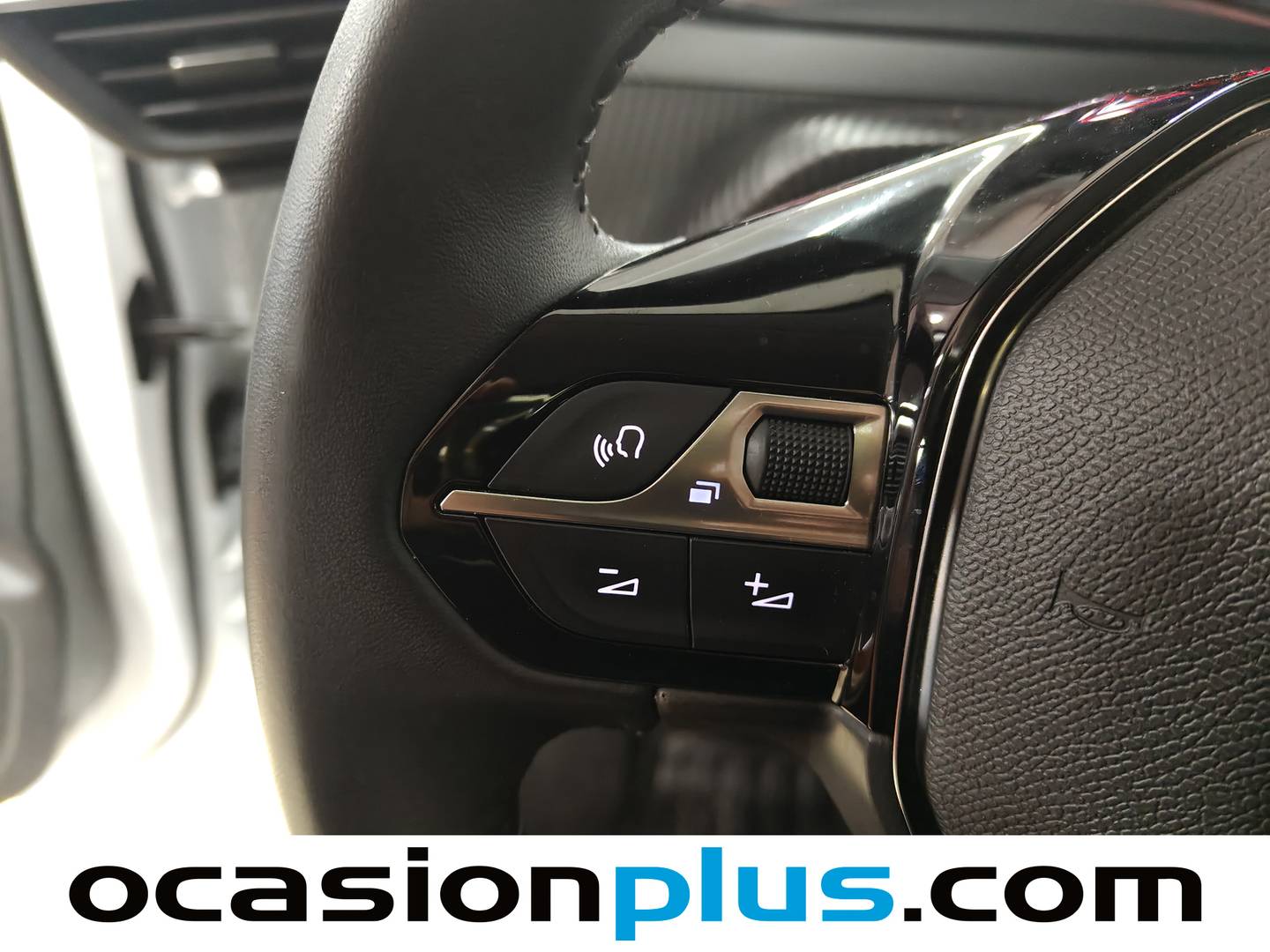 Foto Peugeot 208 Peugeot 208 PureTech 100 Allure (100 CV)