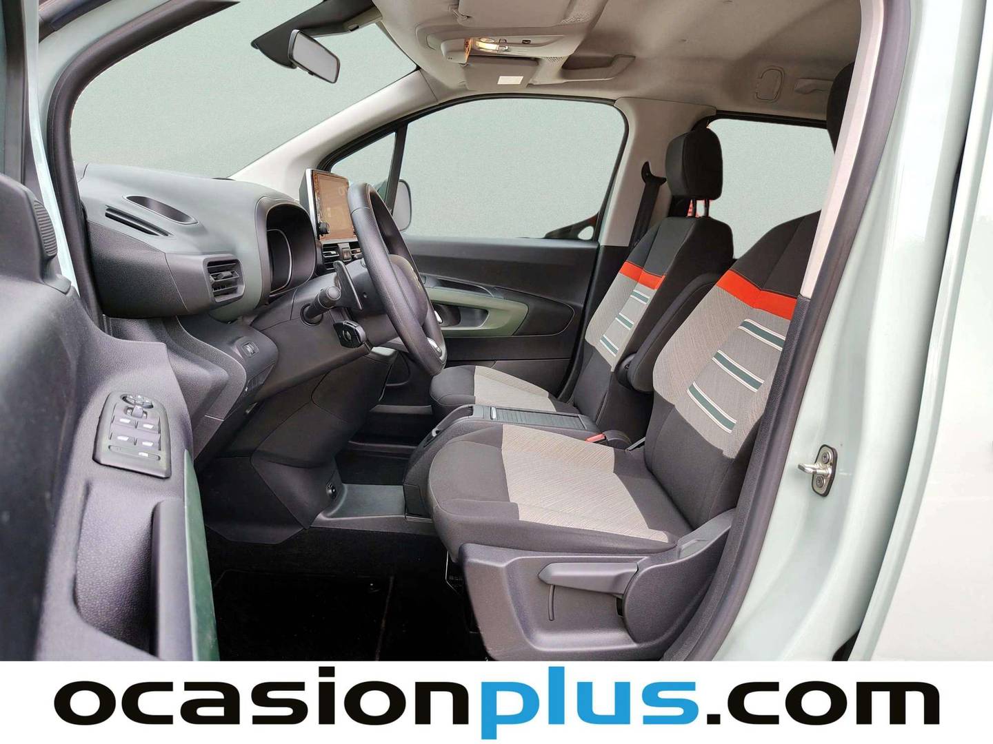 Foto asientos traseros Citroën Berlingo Citroën Berlingo BlueHDi 130 S&S Talla XL Shine EAT8 (130 CV) 7 Plazas
