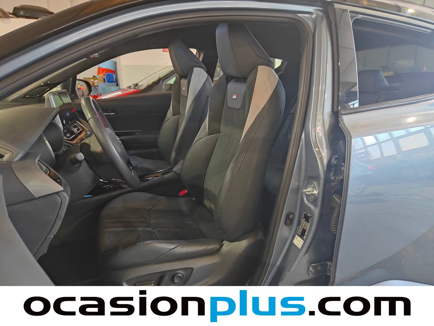 Foto asientos delanteros Toyota C-HR Toyota C-HR 180H GR Sport (184 CV)