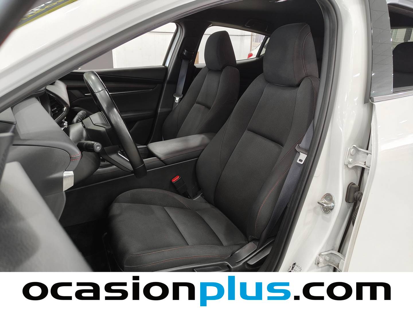 Foto asientos delanteros Mazda Mazda3 Mazda Mazda 3 2.0 e-SKYACTIV-G Homura (122 CV)