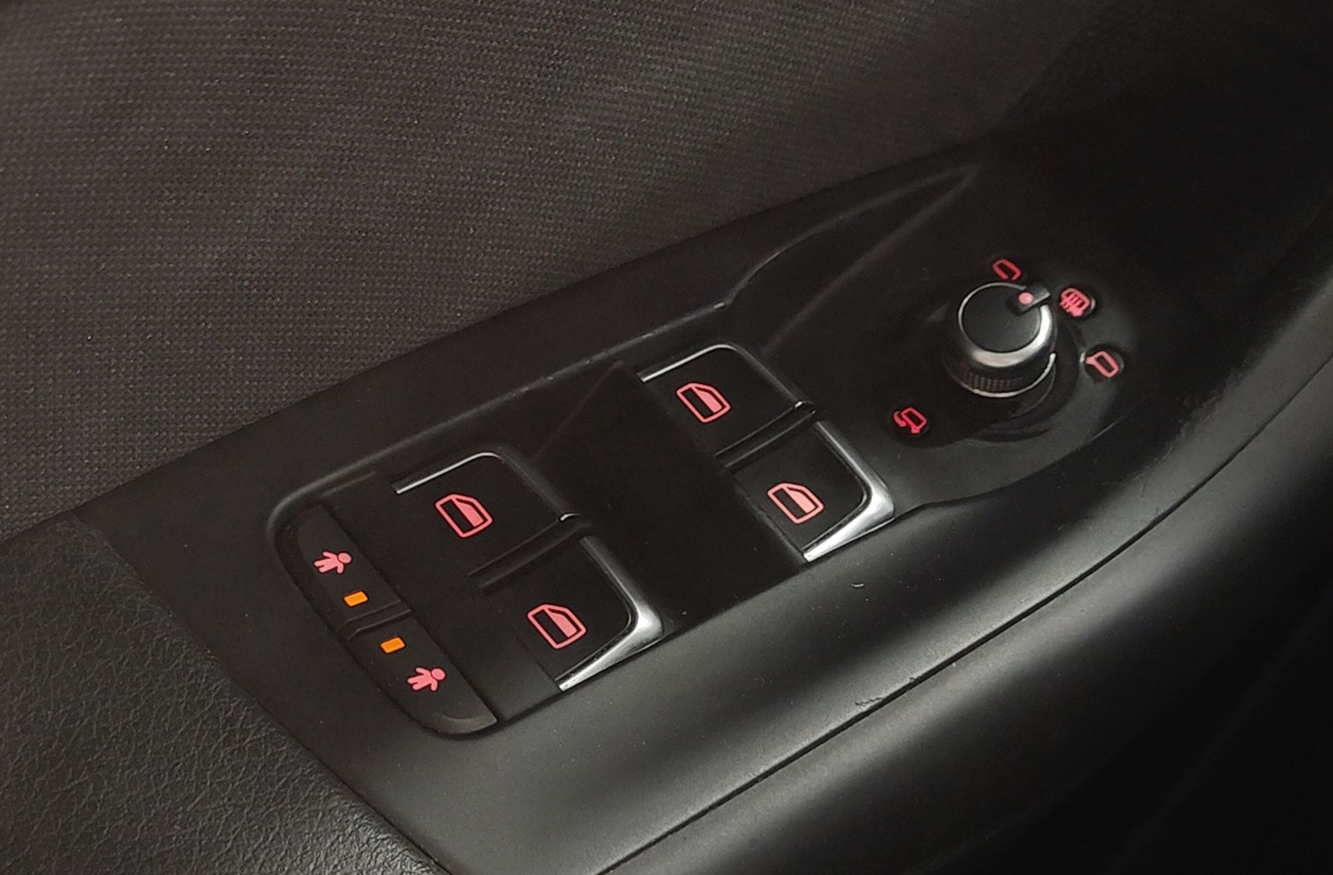 Audi Q3 design edition 2.0 TDI - foto 37