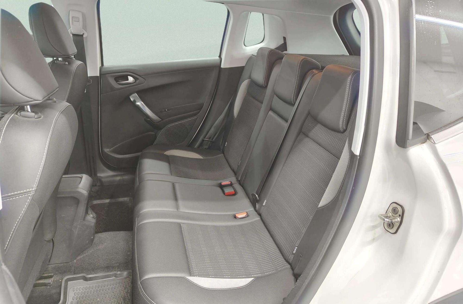 Peugeot 2008 PureTech 110 Allure - foto 15