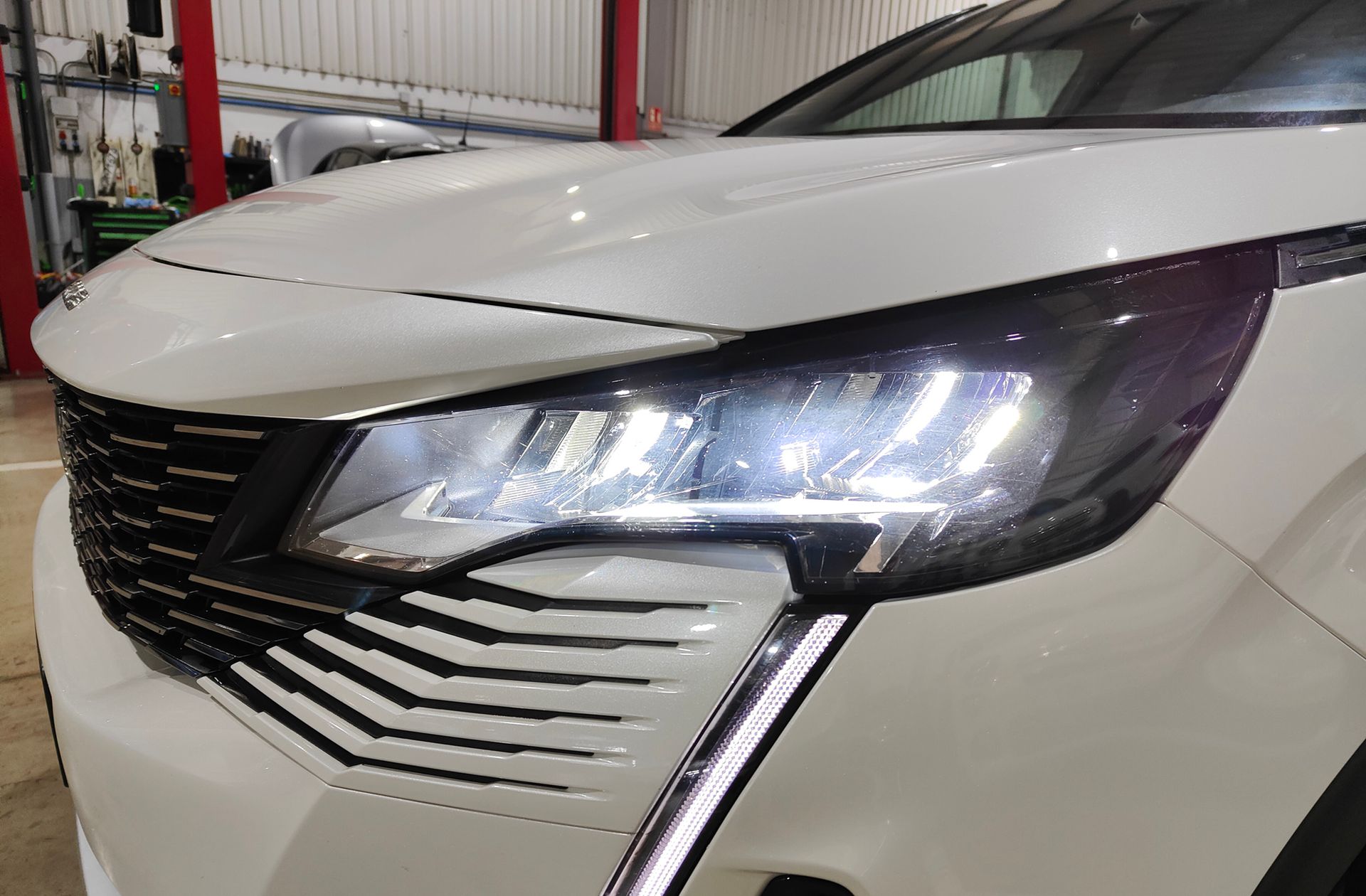 Peugeot 3008 300 Allure Pack e-EAT8 - foto 16