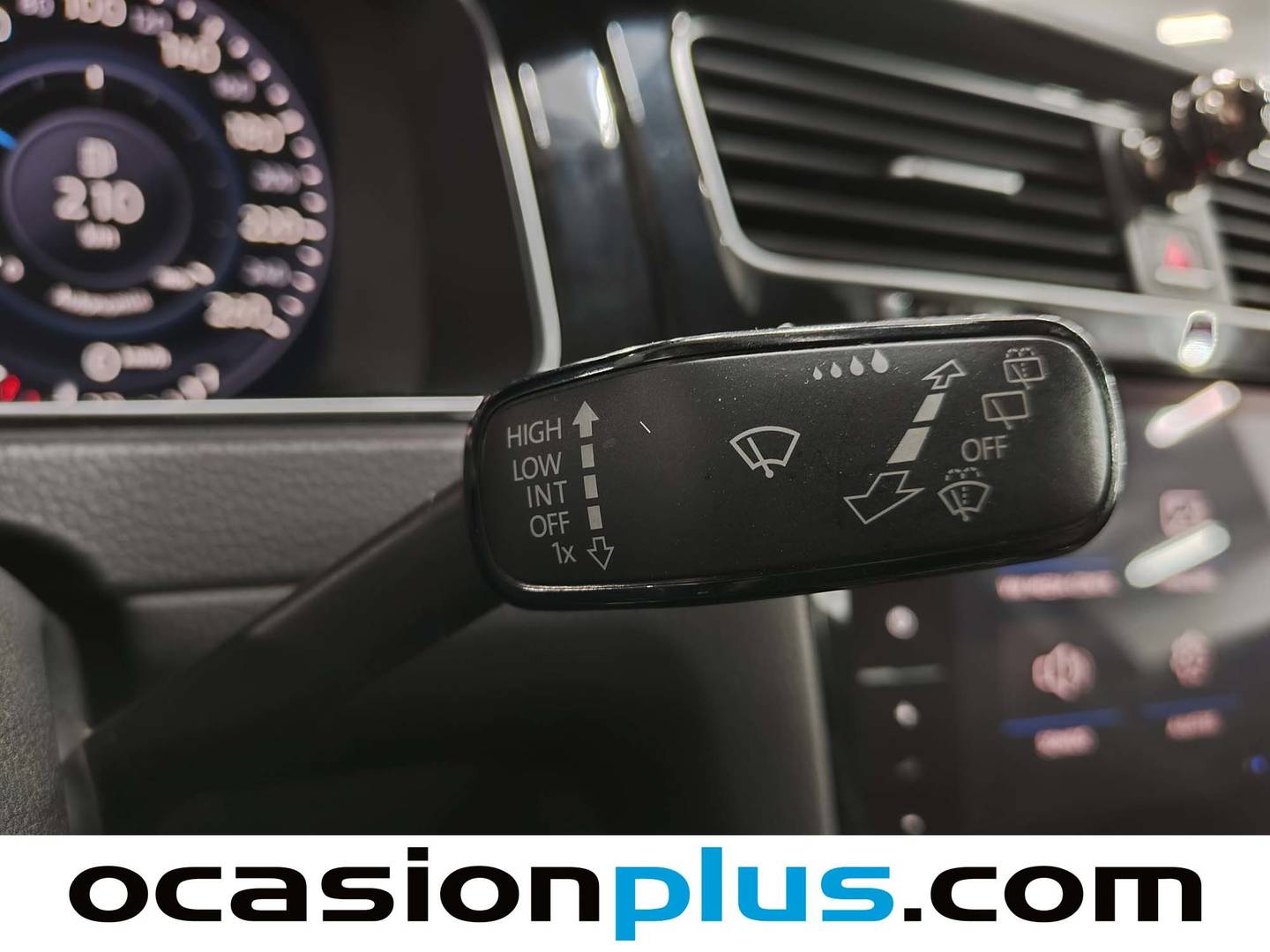 Foto Volkswagen Golf Volkswagen Golf Sport 2.0 TDI  Pack R-line (150 CV) DSG