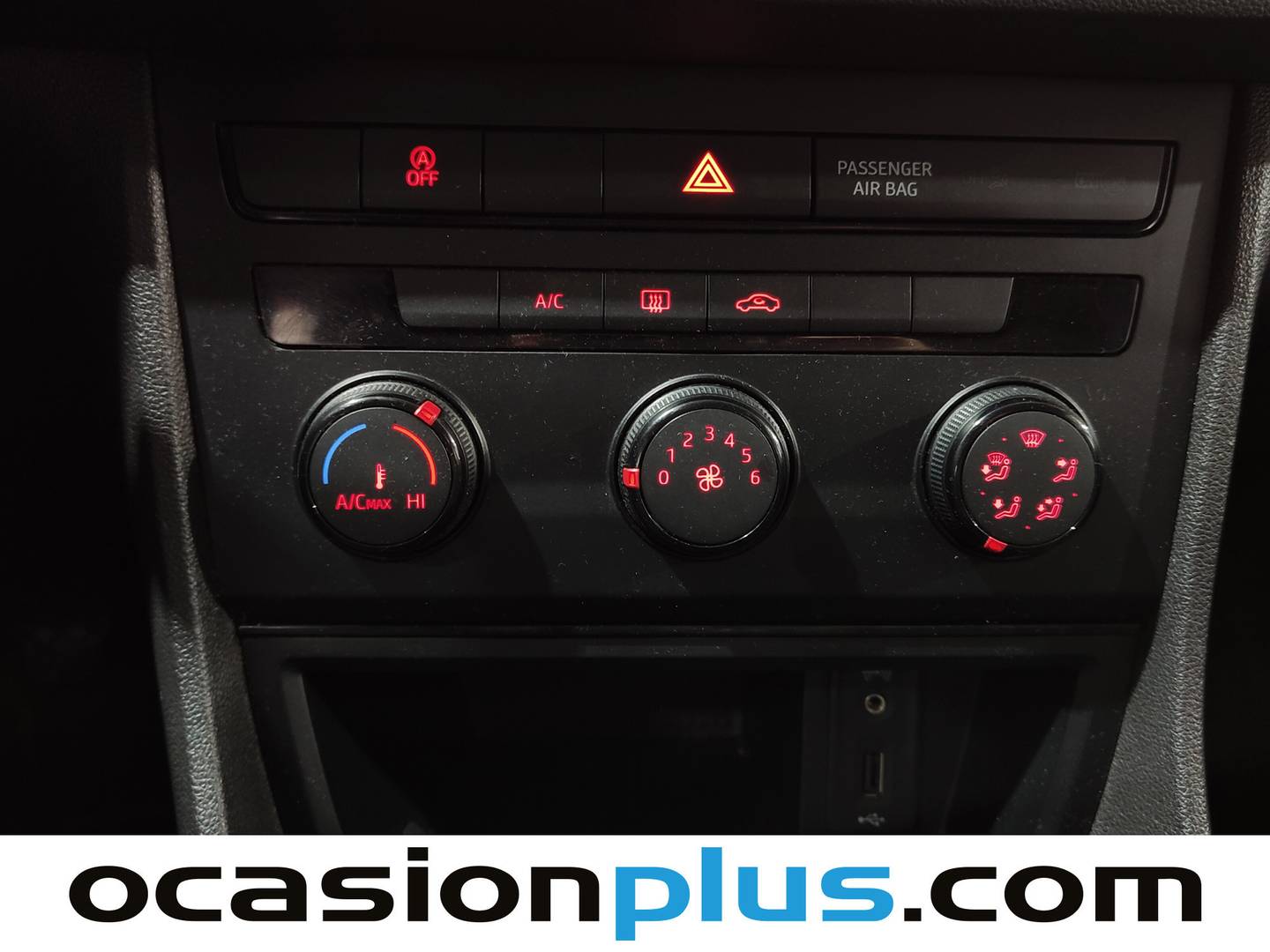 Extras y acabados del Seat León SEAT León ST 1.6 TDI S&S Reference  (115 CV)