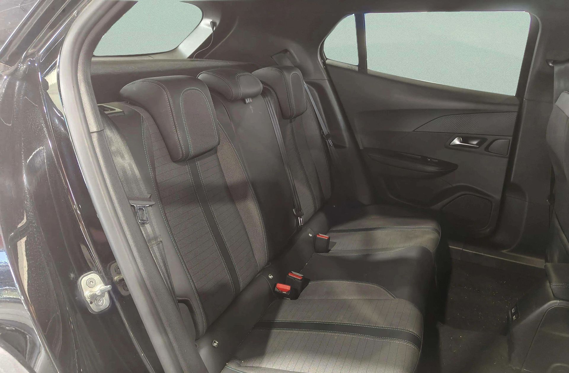 Peugeot 2008 PureTech 100 Allure - foto 18