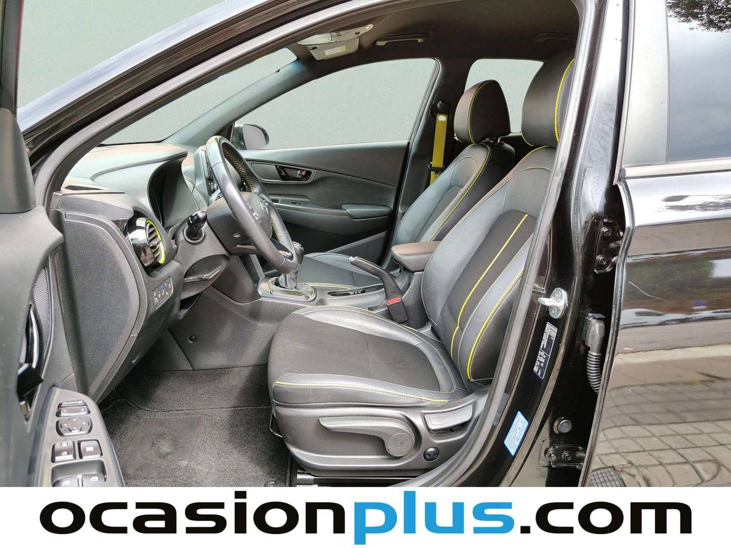 Foto asientos delanteros Hyundai Kona Hyundai Kona 1.0 TGDI Tecno Lime 4x2 (120 CV)