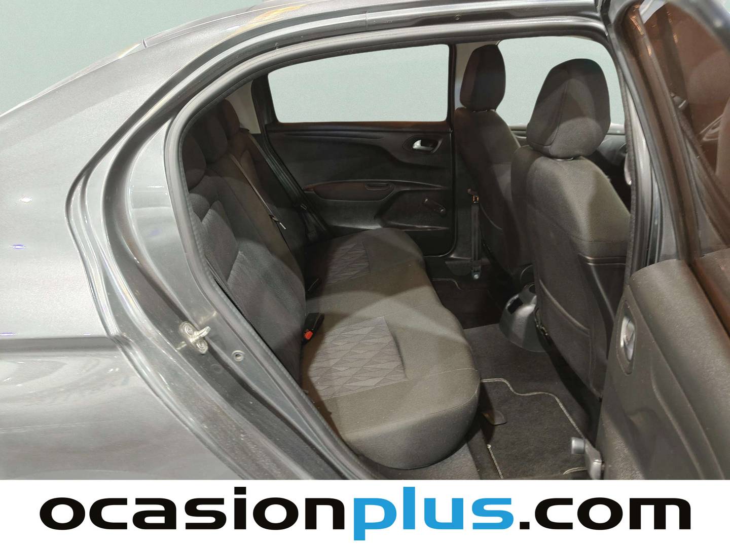 Foto Citroën C-Elysée Citroen C-Elysee PureTech 82 Feel (82 CV)