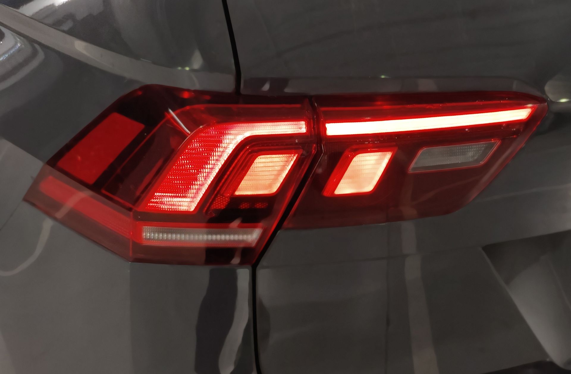 Volkswagen Tiguan Urban Sport 2.0 TDI DSG - foto 19