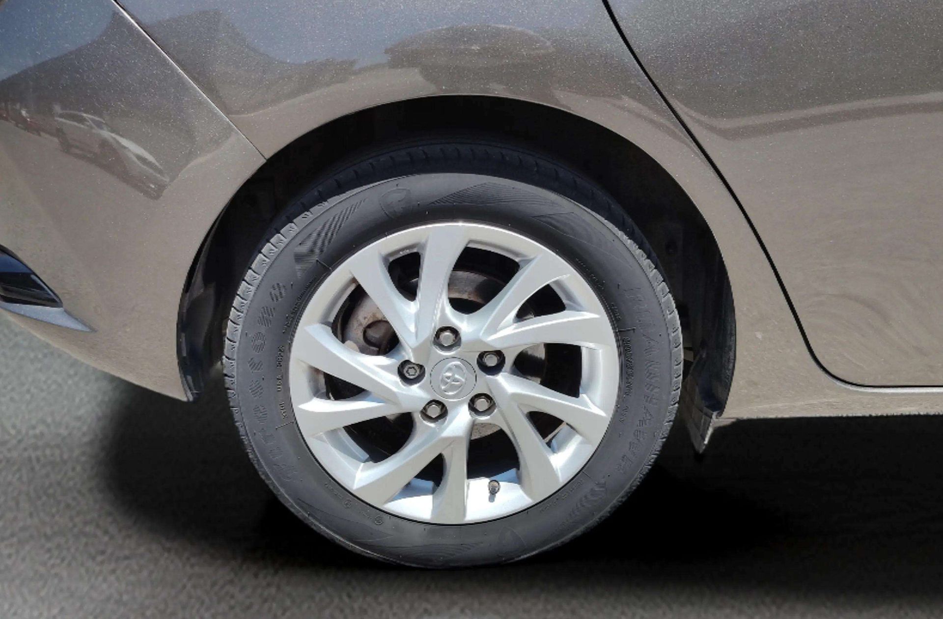 Toyota Auris 1.8 Hybrid Active - foto 35