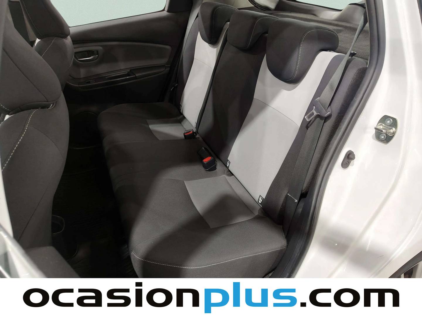 Foto asientos traseros Toyota Yaris Toyota Yaris 1.5 Active (111 CV)