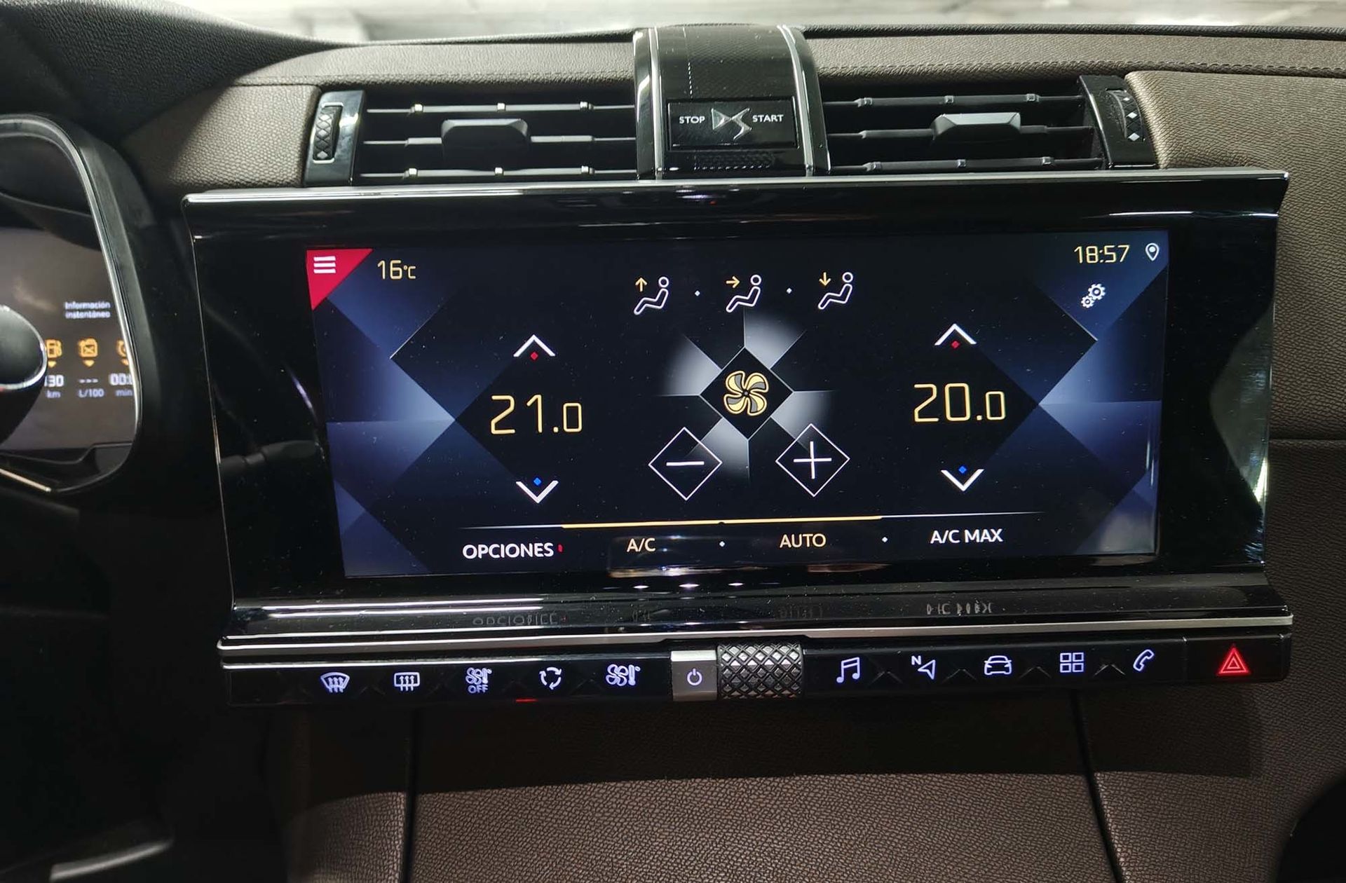 DS DS 7 Crossback PureTech 180 So Chic - foto 27