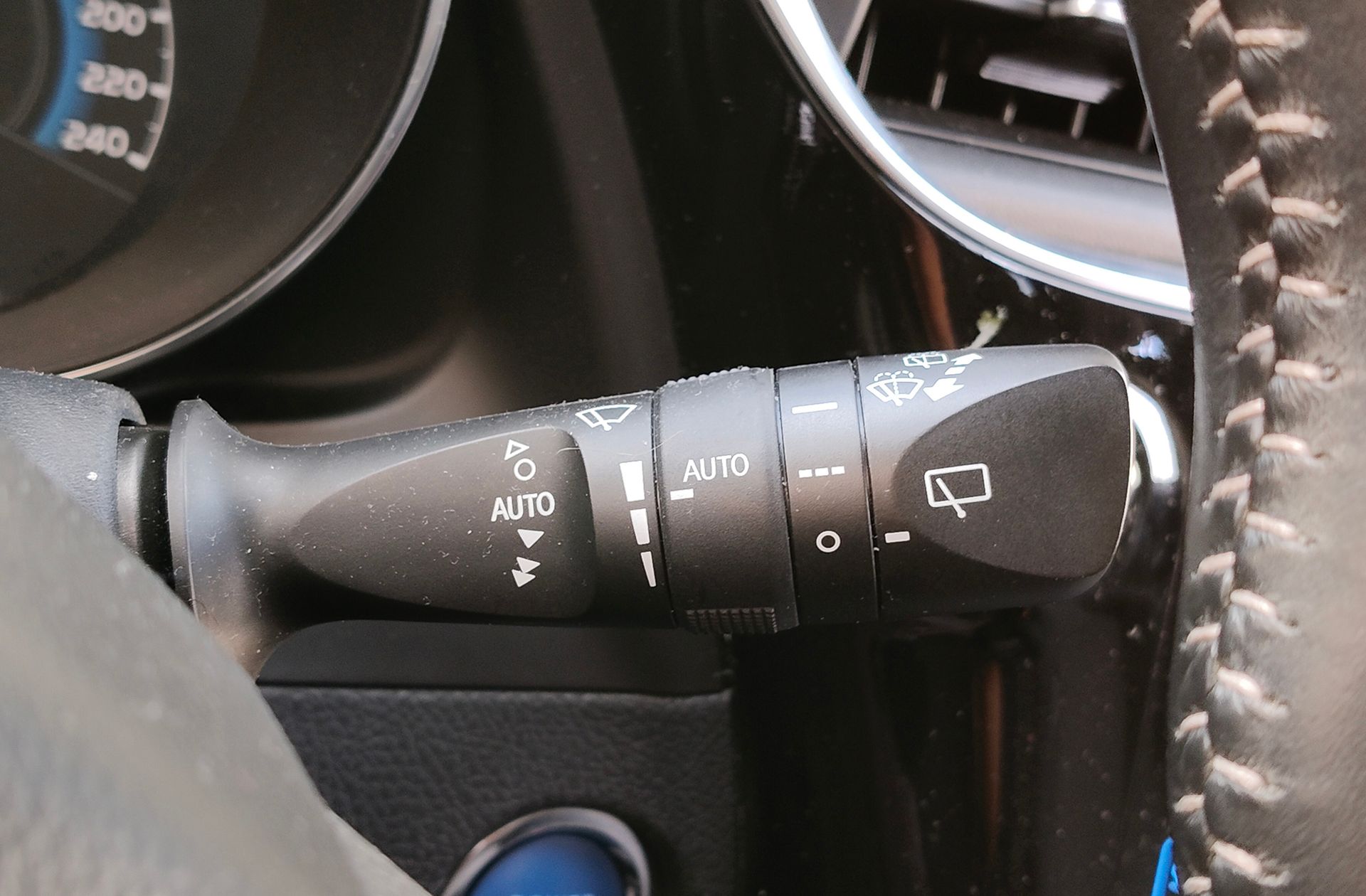 Toyota Auris 140H Hybrid Feel! - foto 32