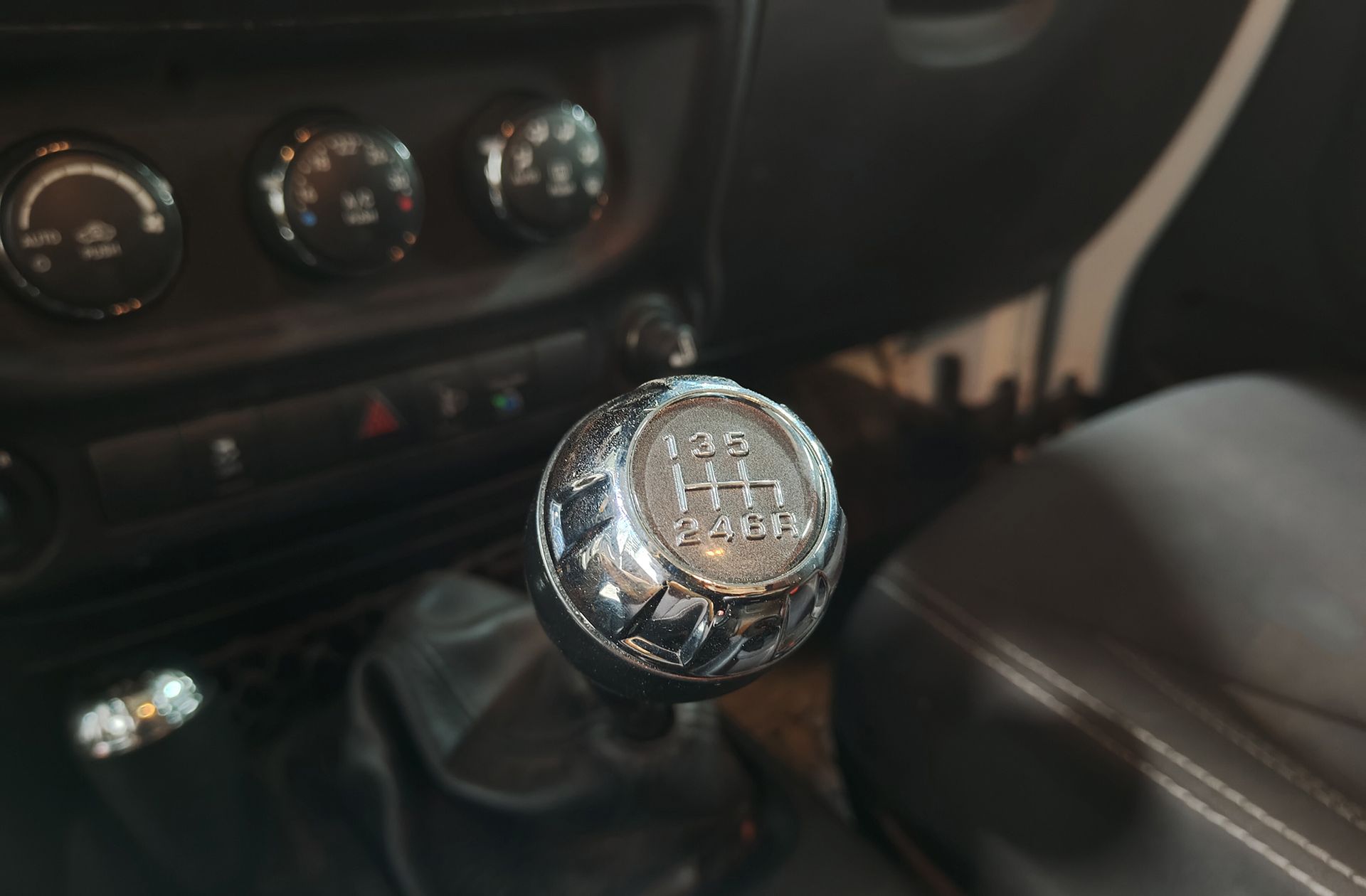 Jeep Wrangler 2.8 CRD Sahara - foto 6