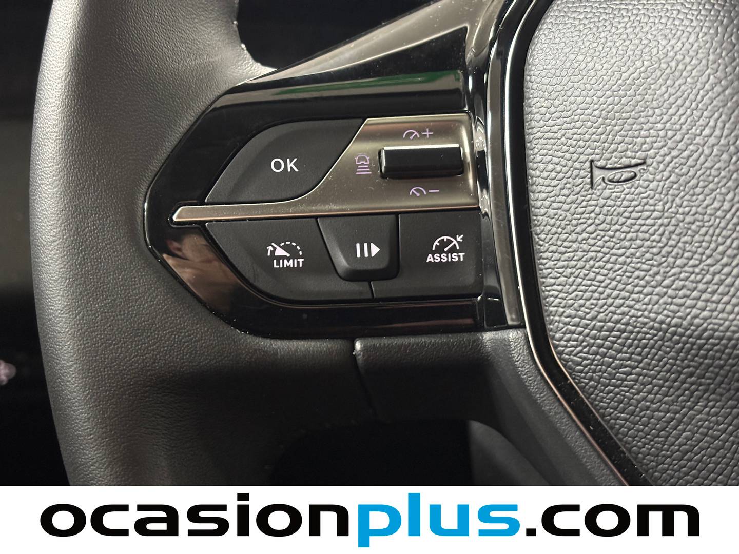 Foto Peugeot 408 Peugeot 408 Allure PHEV 180 e-EAT8 (181 CV)