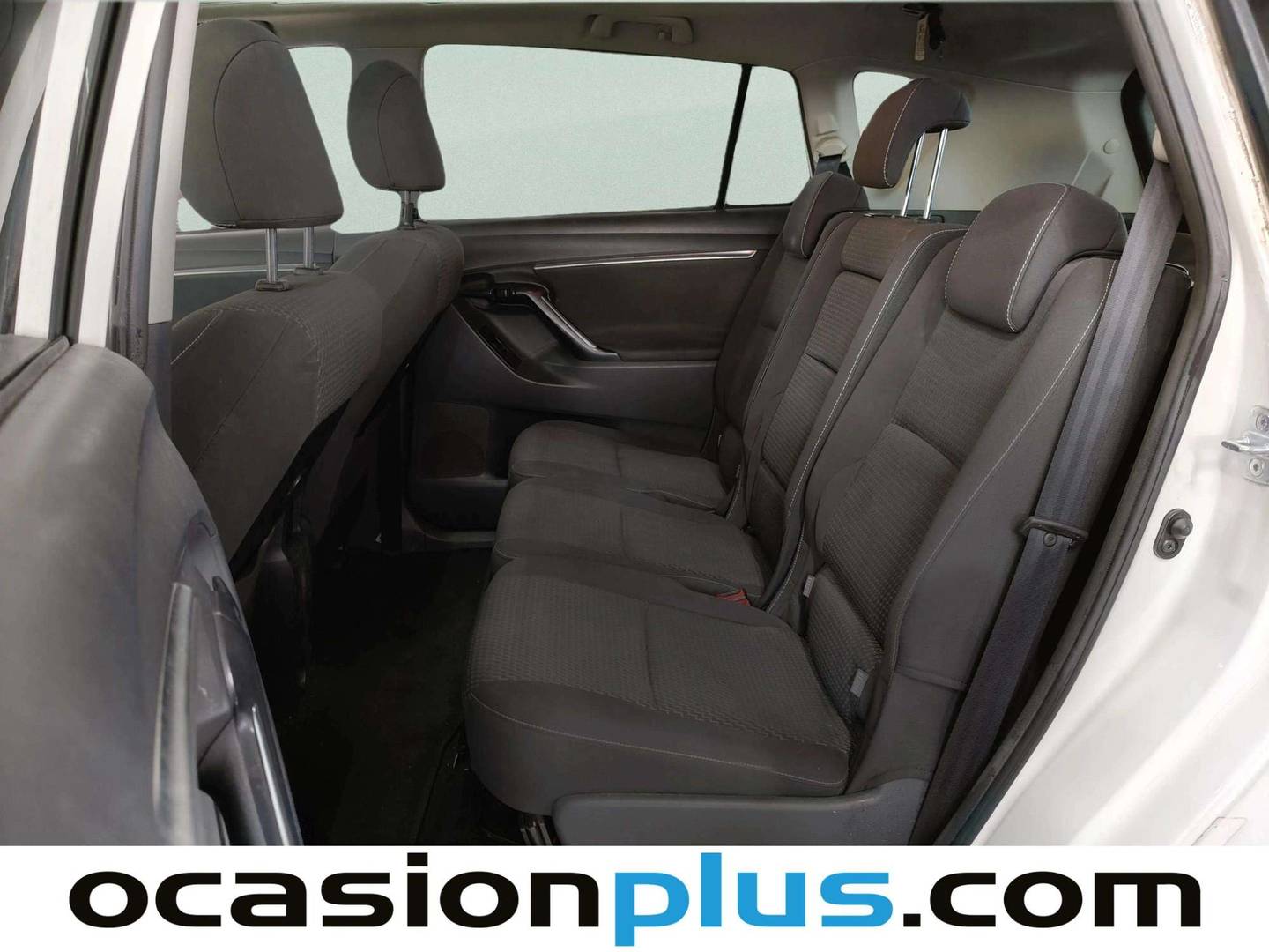 Foto asientos traseros Toyota Verso Toyota Verso 130 Advance (132 CV)