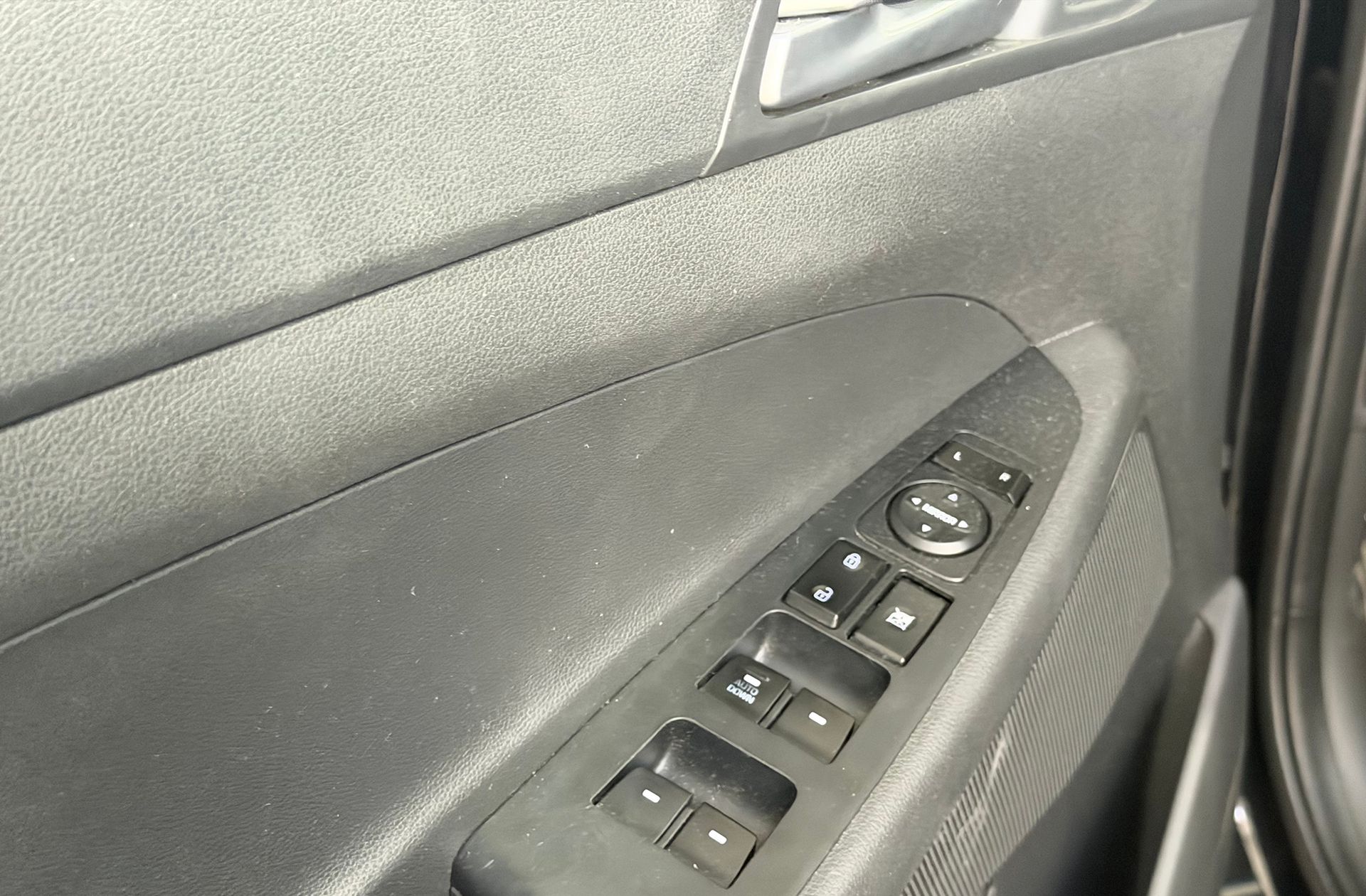 Hyundai Tucson 1.7 CRDi BlueDrive Essence 4x2 - foto 38