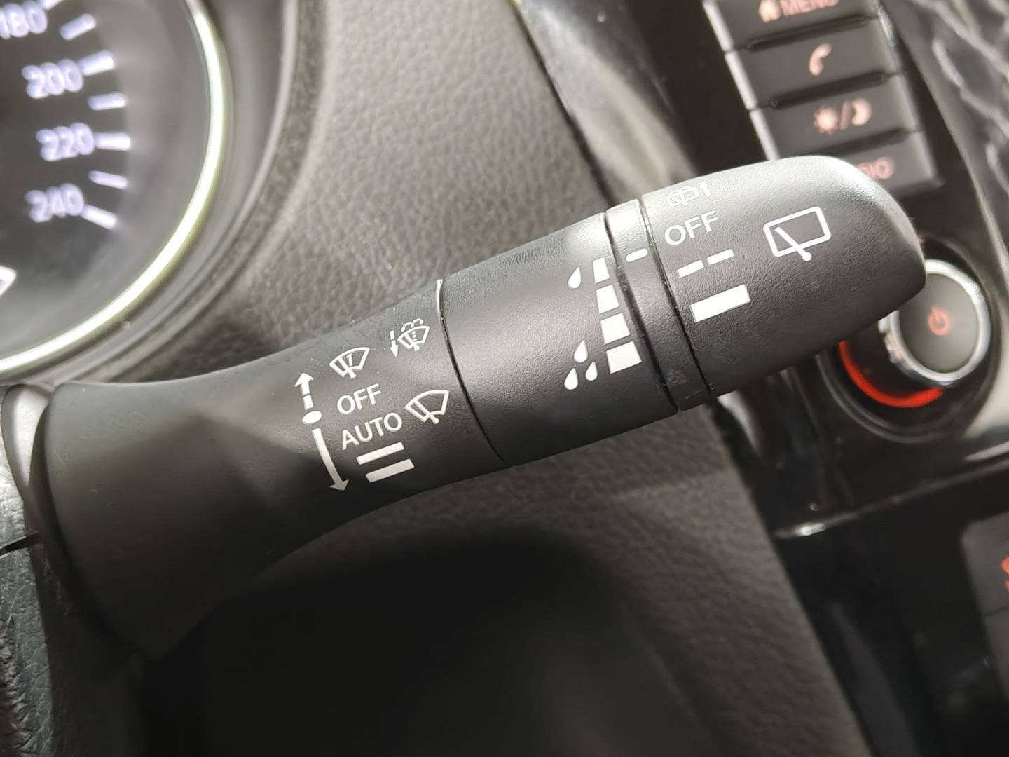 Foto Nissan QASHQAI Nissan Qashqai DIG-T 140 Acenta 4x2 (140 CV)